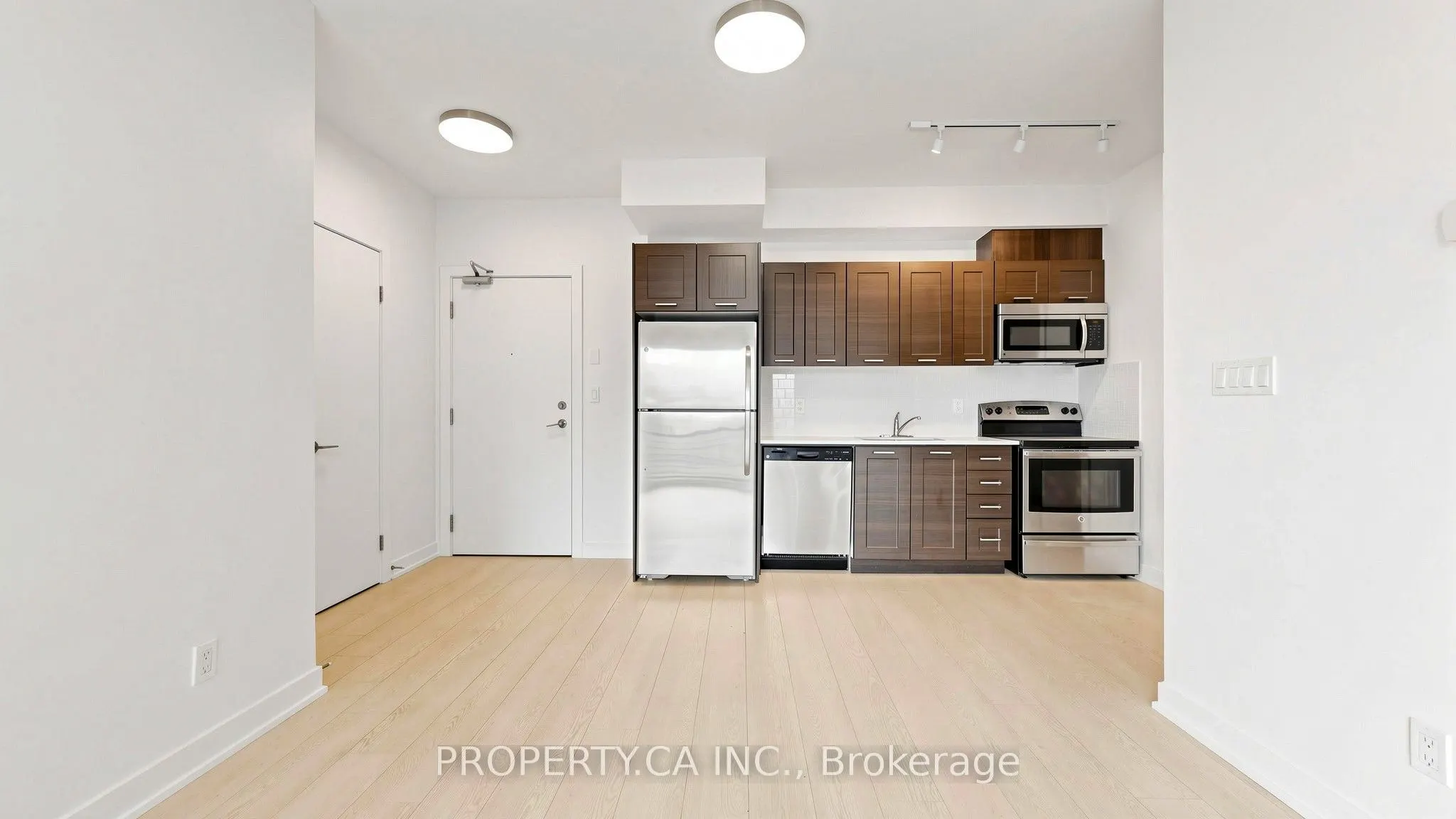 20 Bruyeres Mews #1202