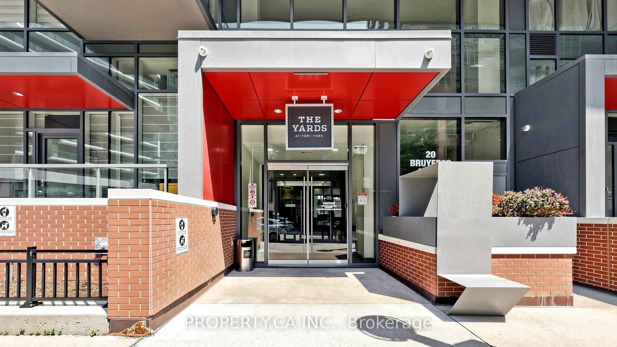 20 Bruyeres Mews #1202