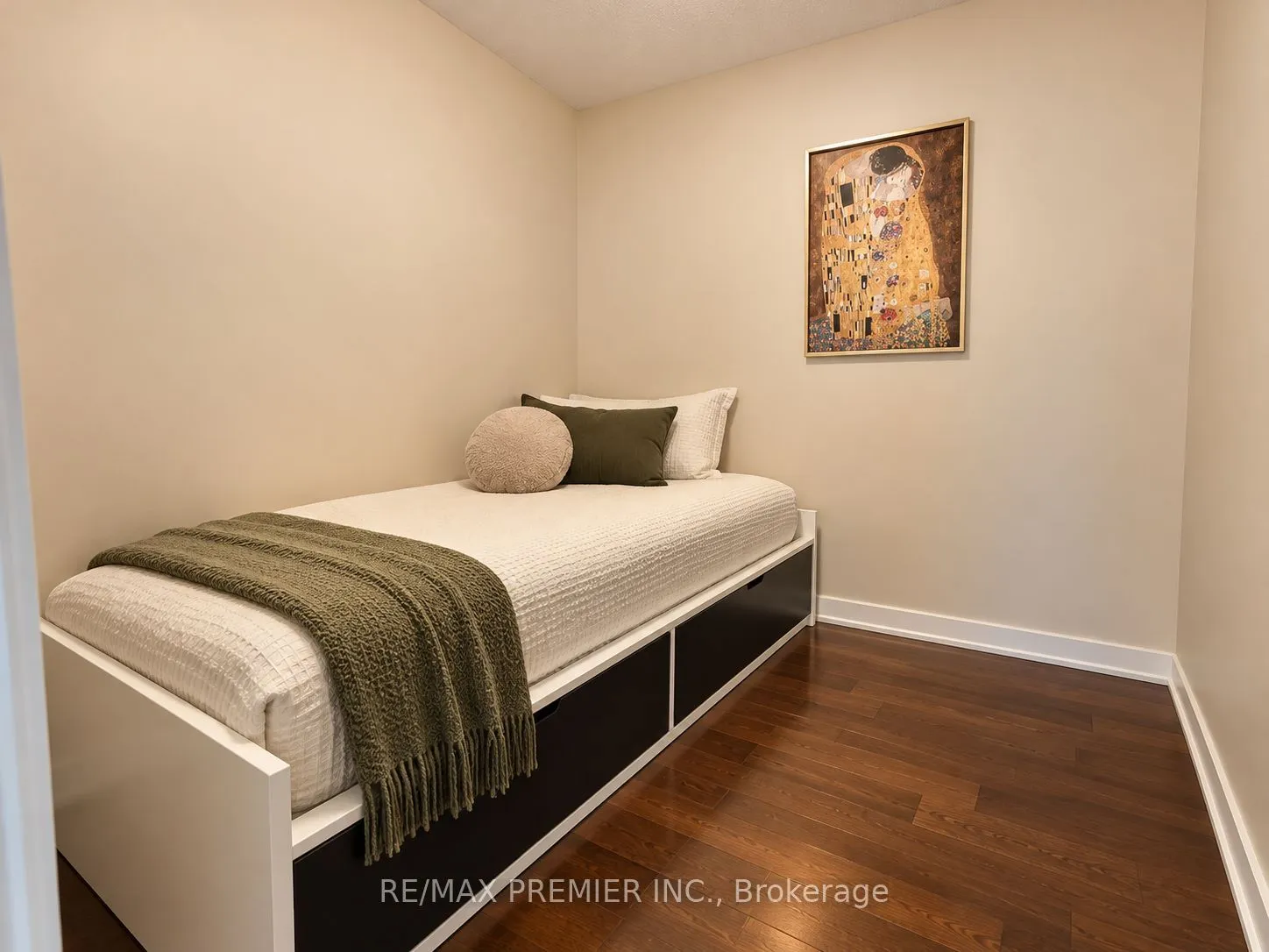 17 Anndale Drive #316