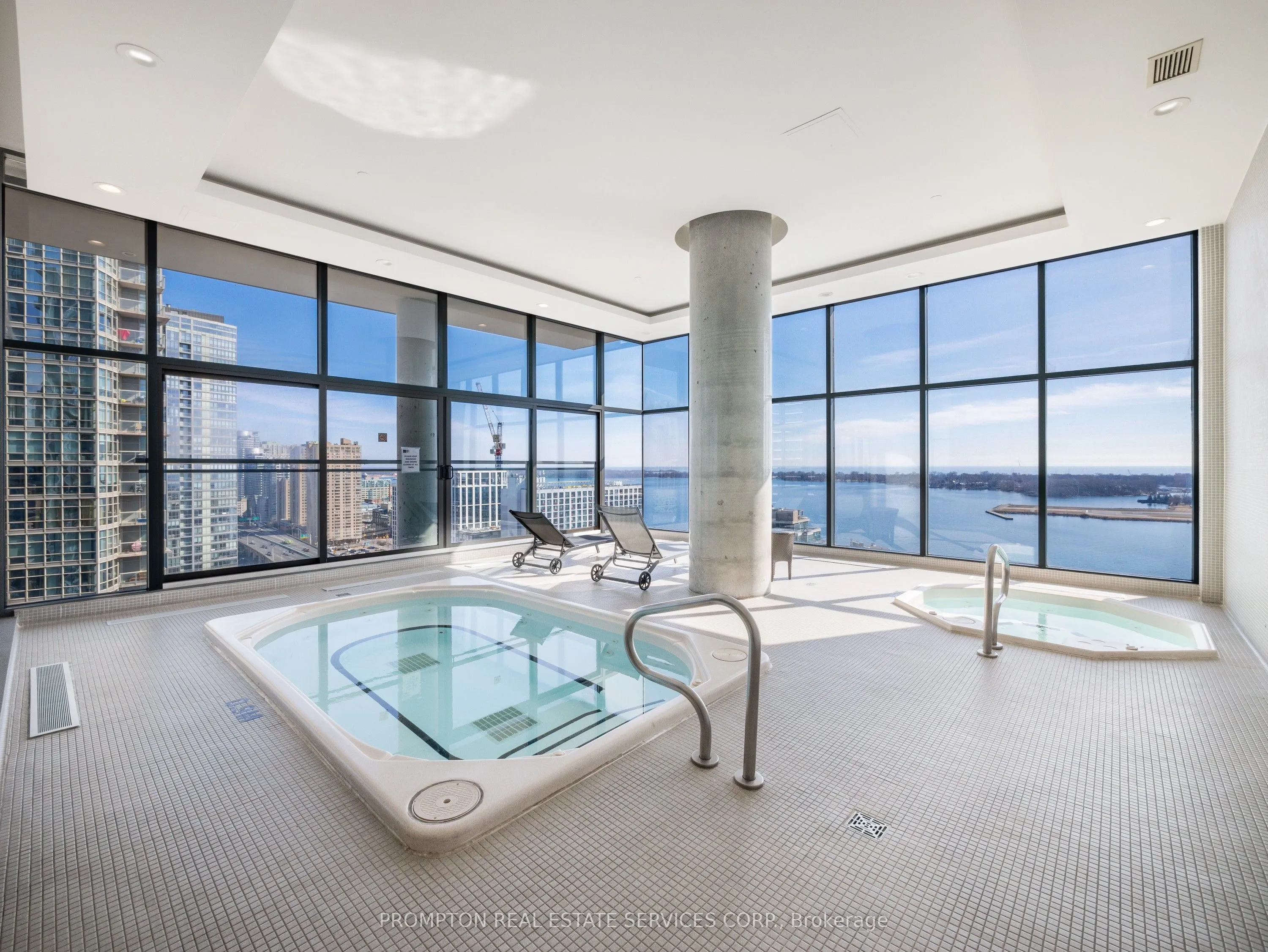 15 Fort York Boulevard #2812