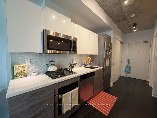 39 Brant Street #410