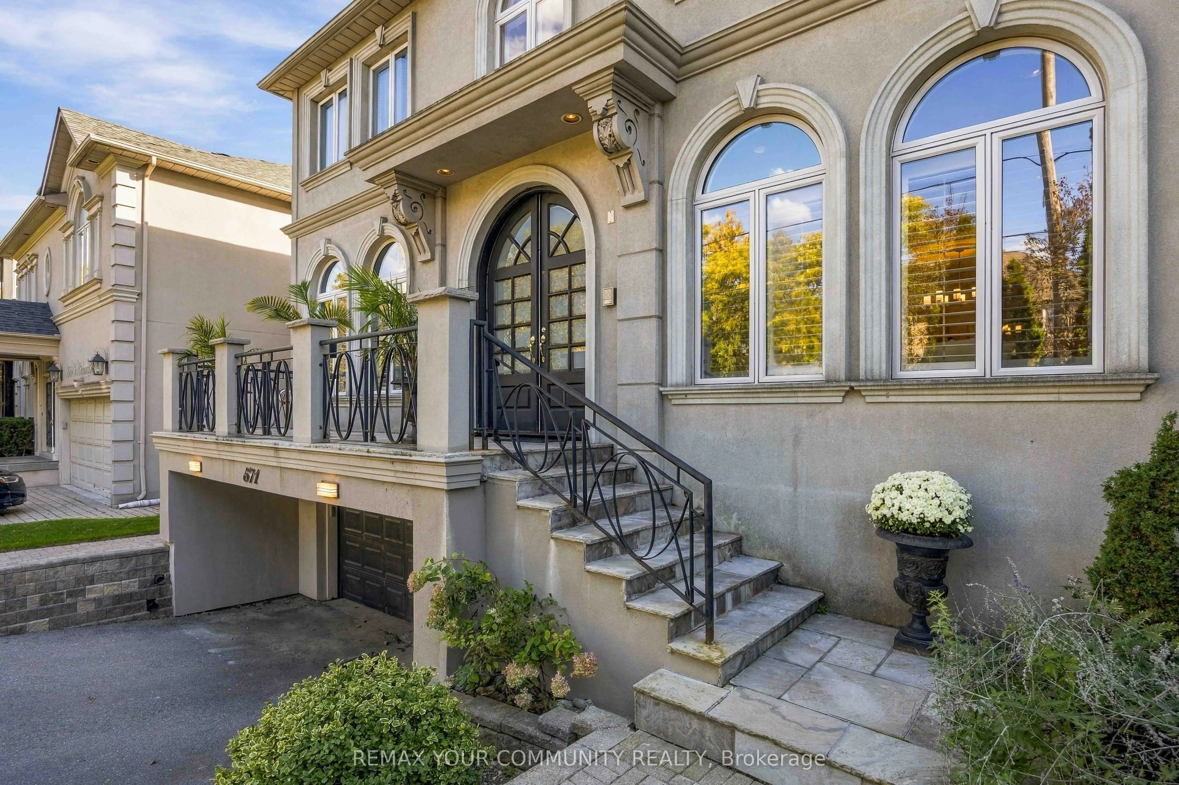 571 Old Orchard Grove