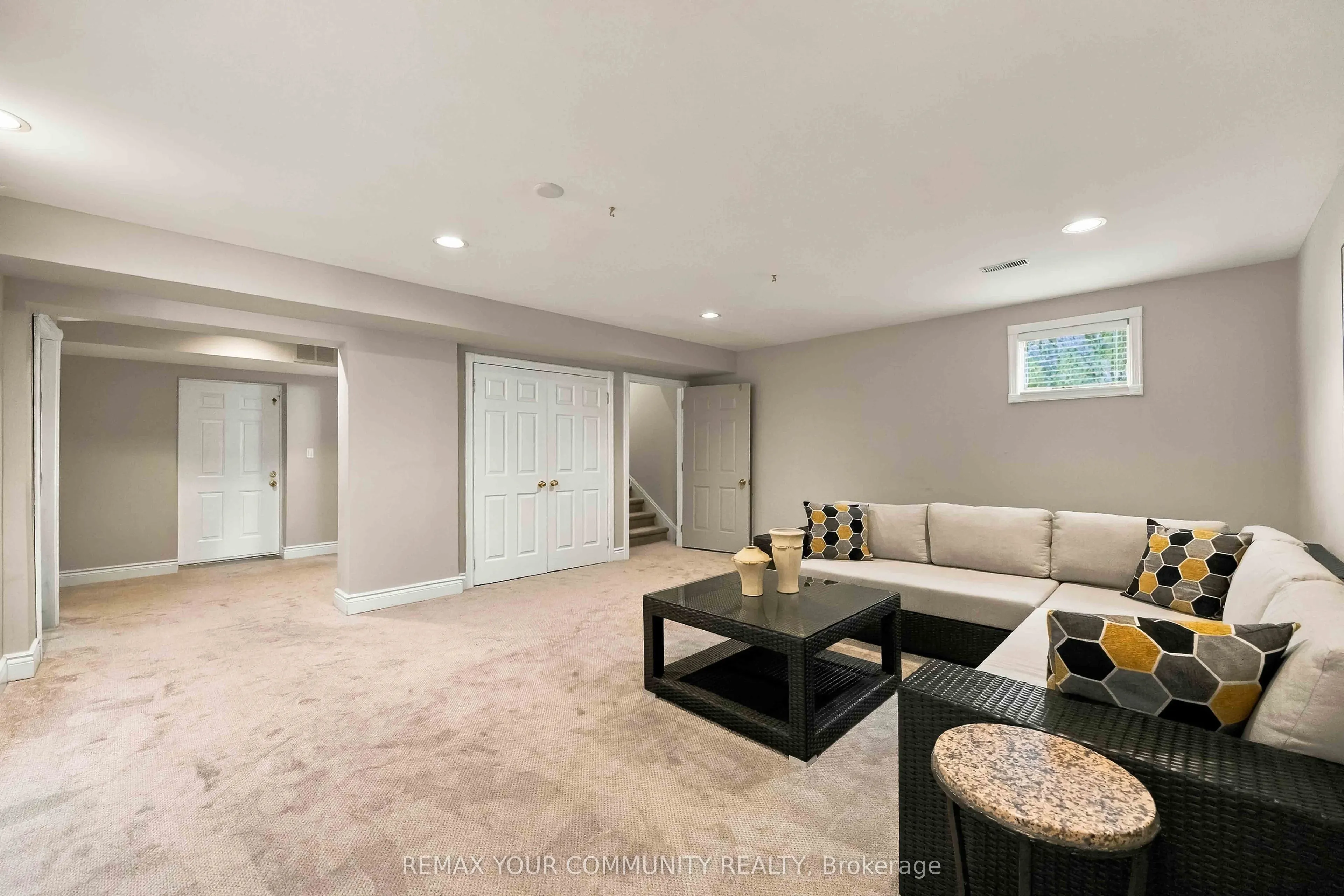 571 Old Orchard Grove