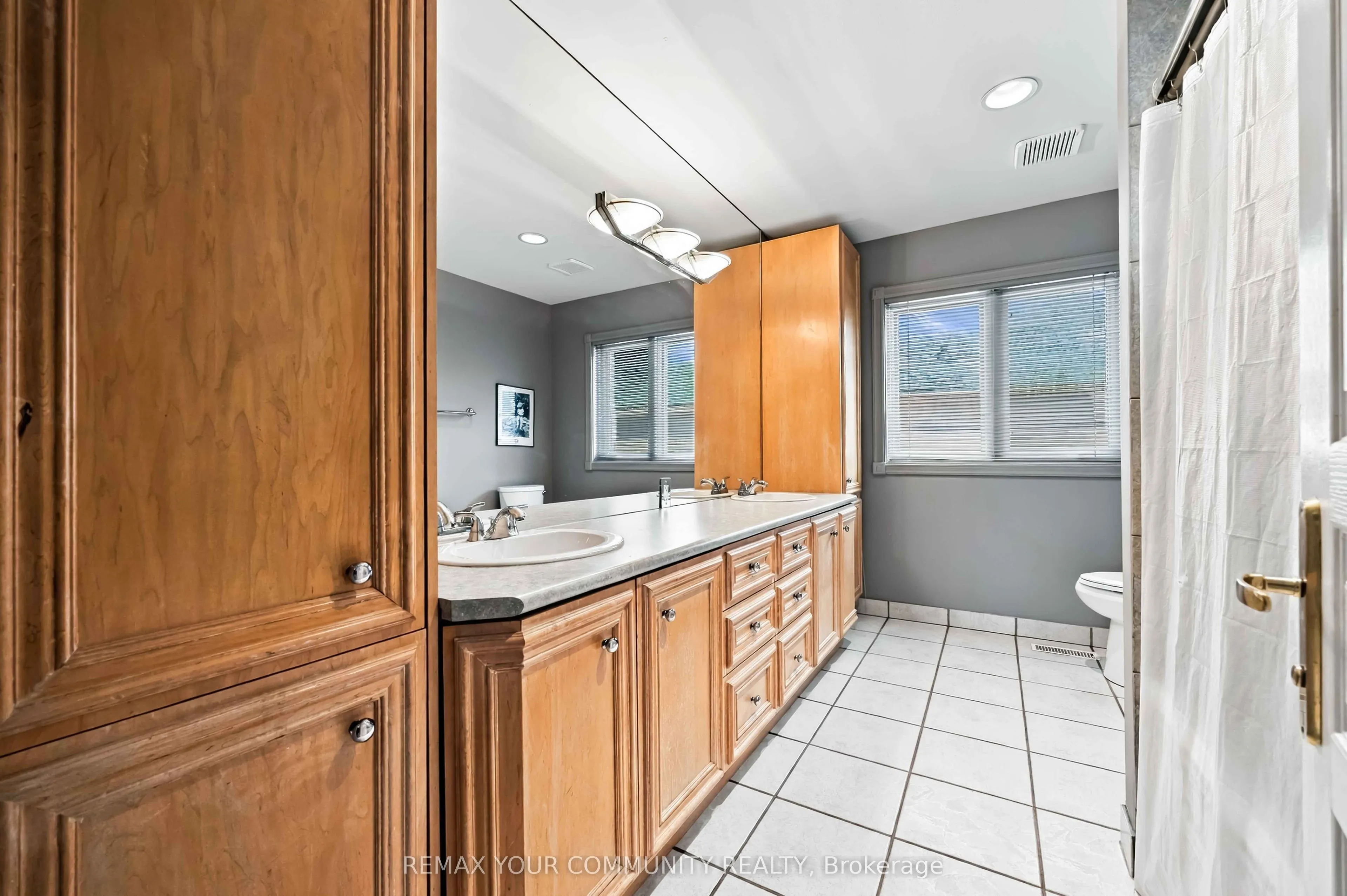 571 Old Orchard Grove