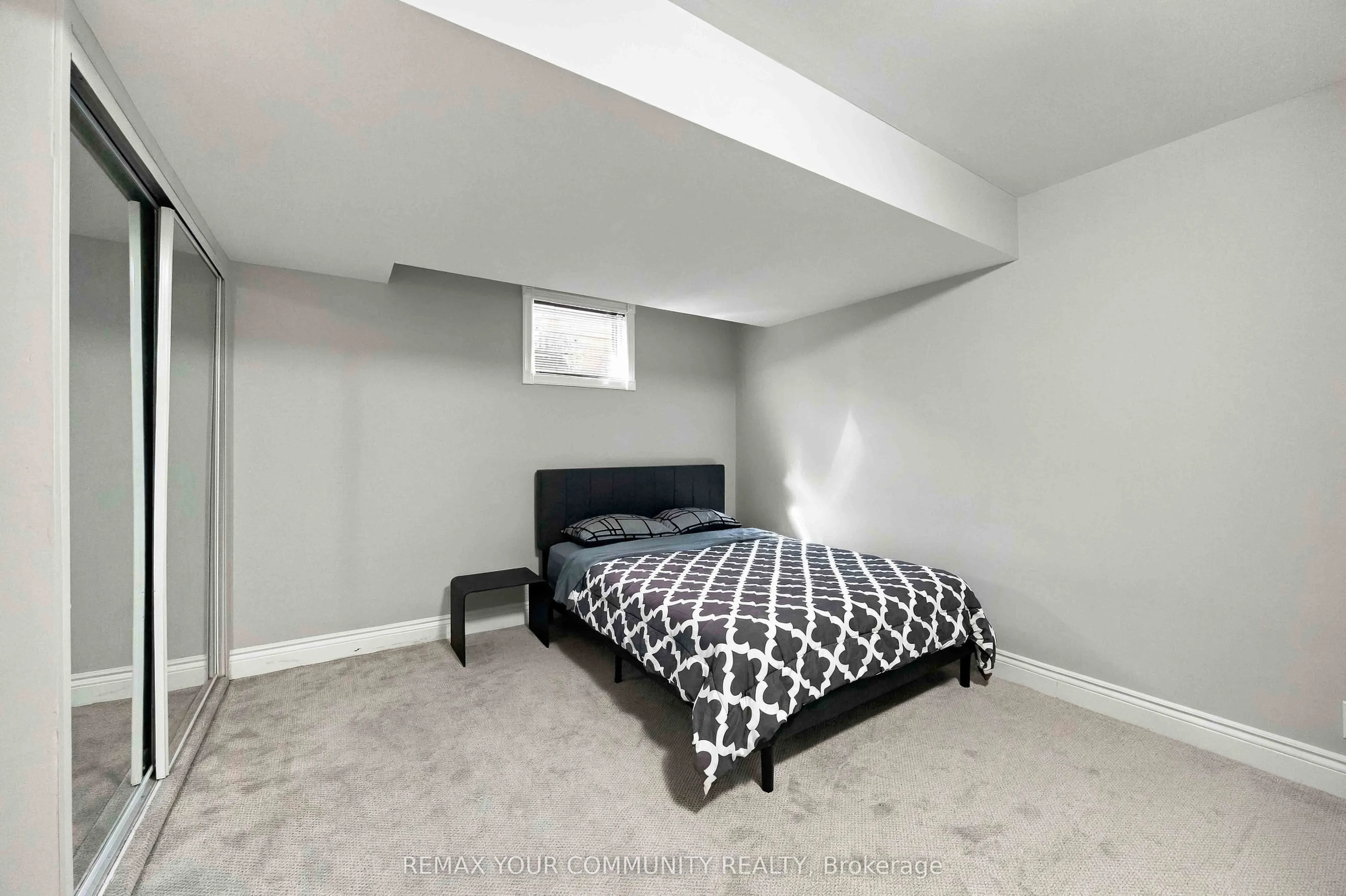 571 Old Orchard Grove