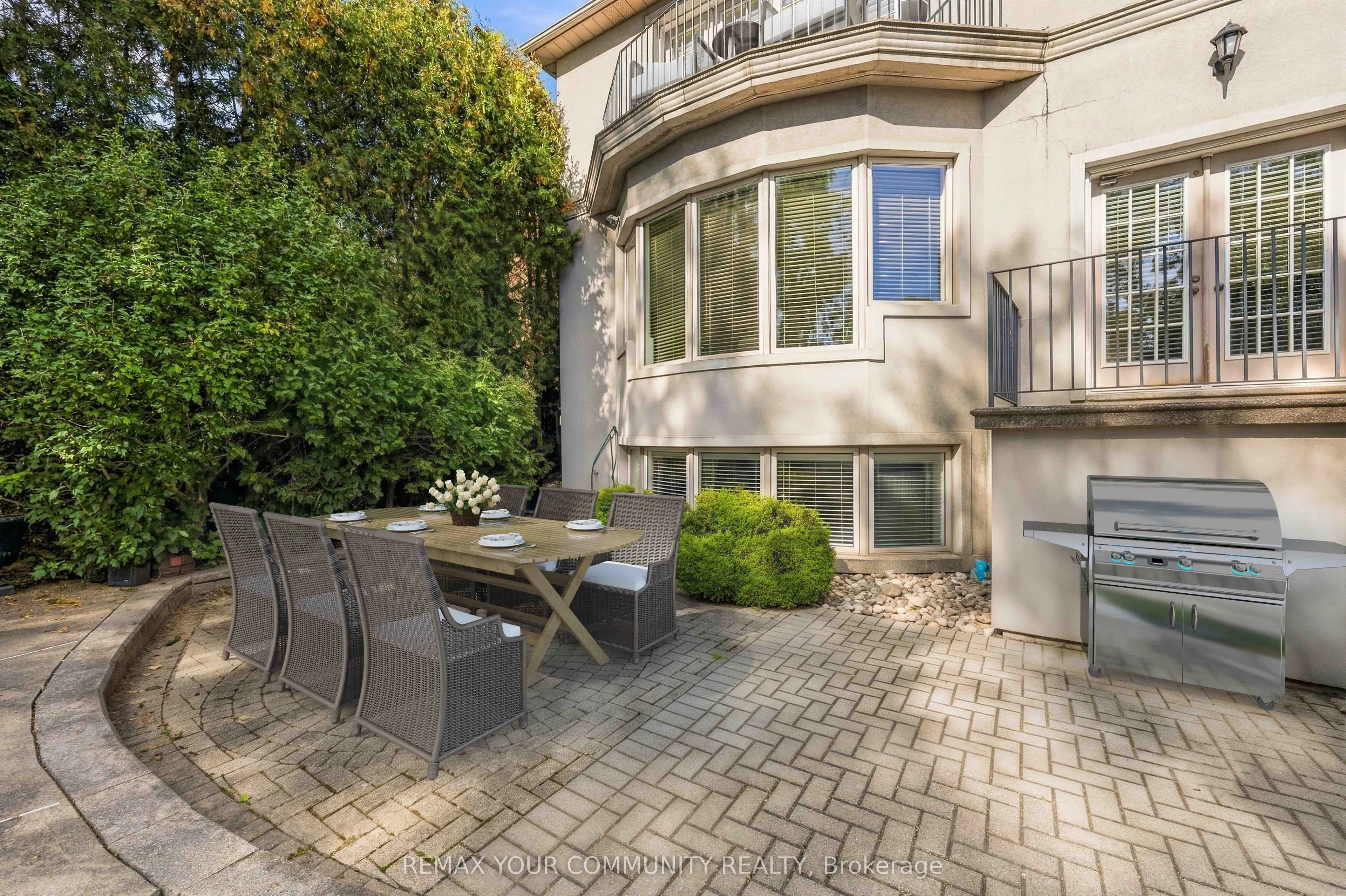 571 Old Orchard Grove