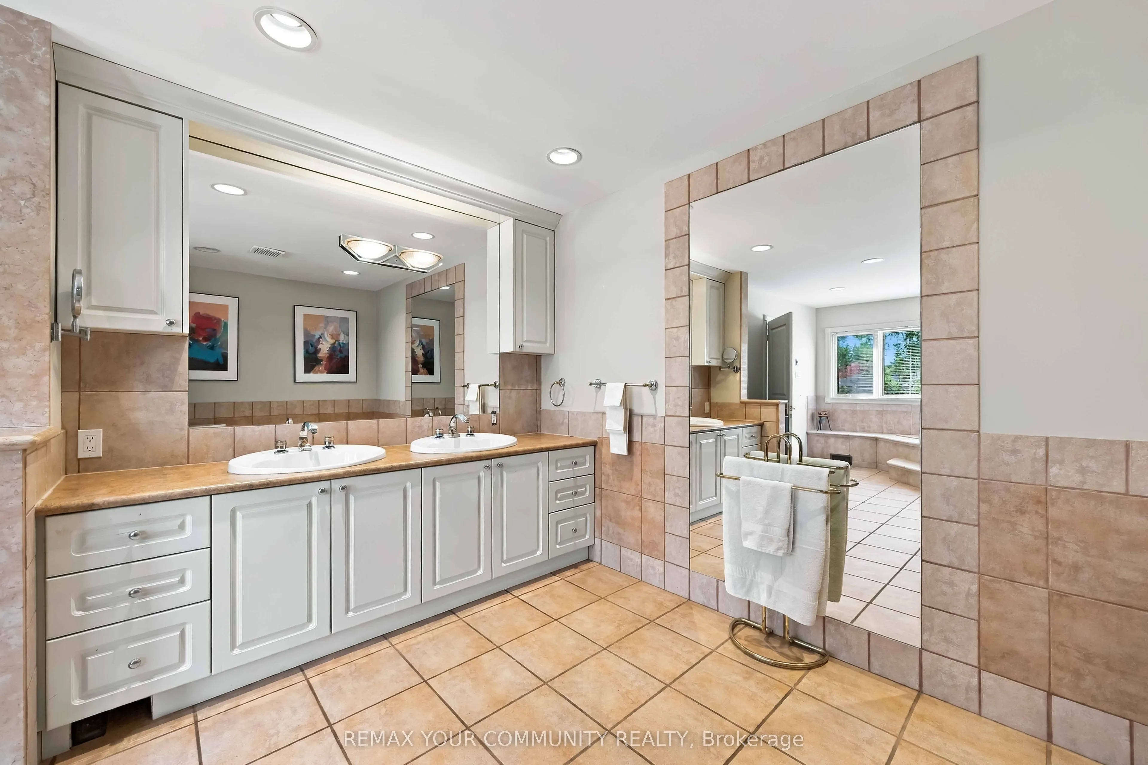 571 Old Orchard Grove
