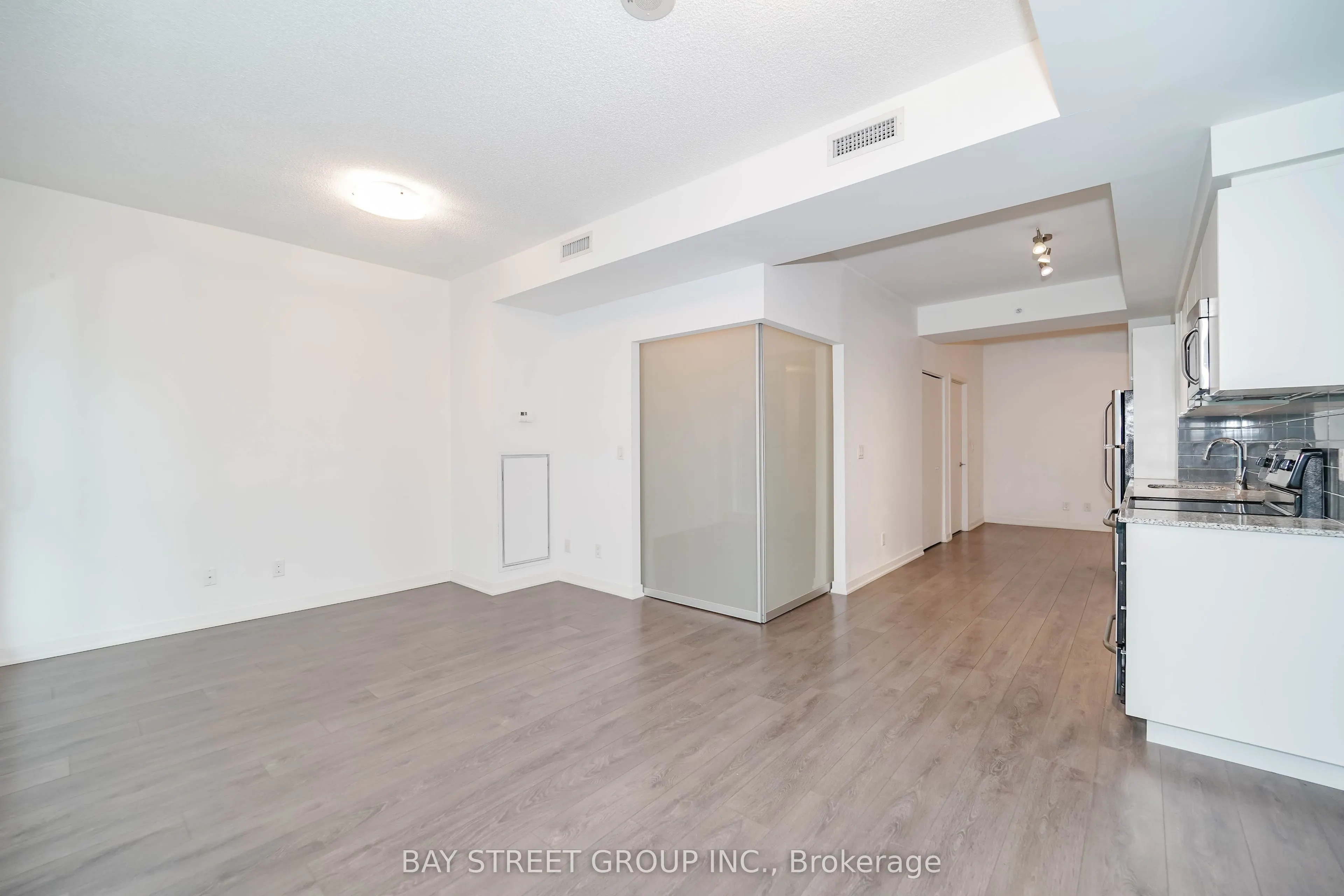 150 East Liberty Street #805