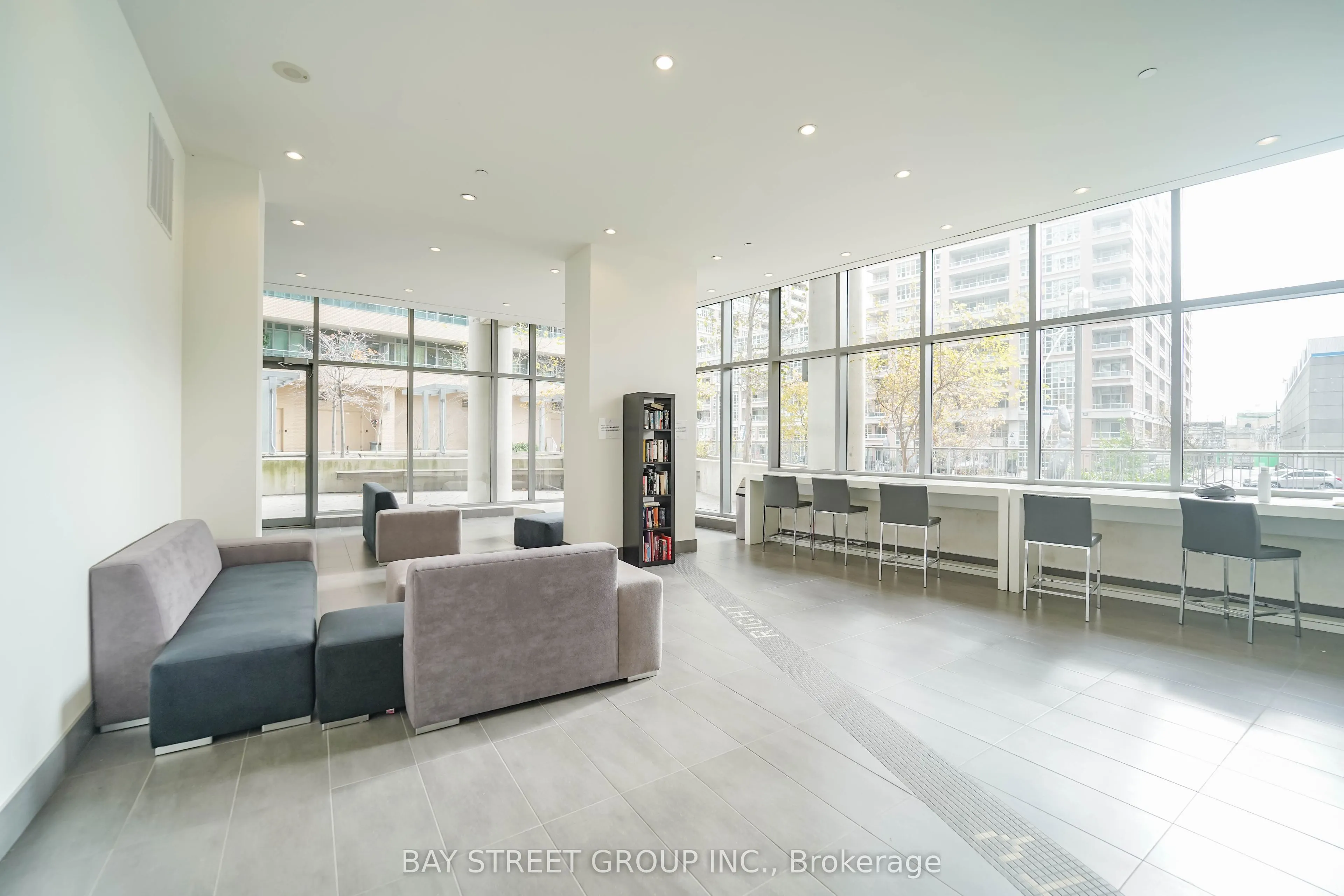 150 East Liberty Street #805