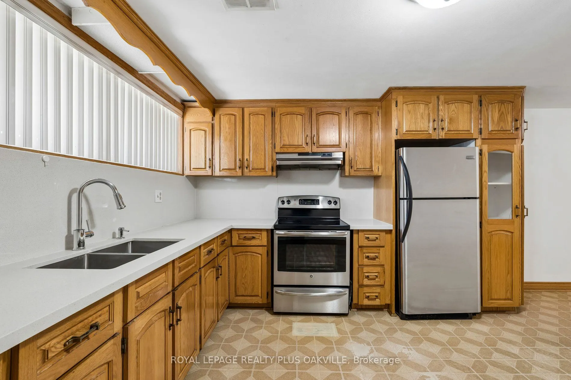 72a Lindsey Avenue