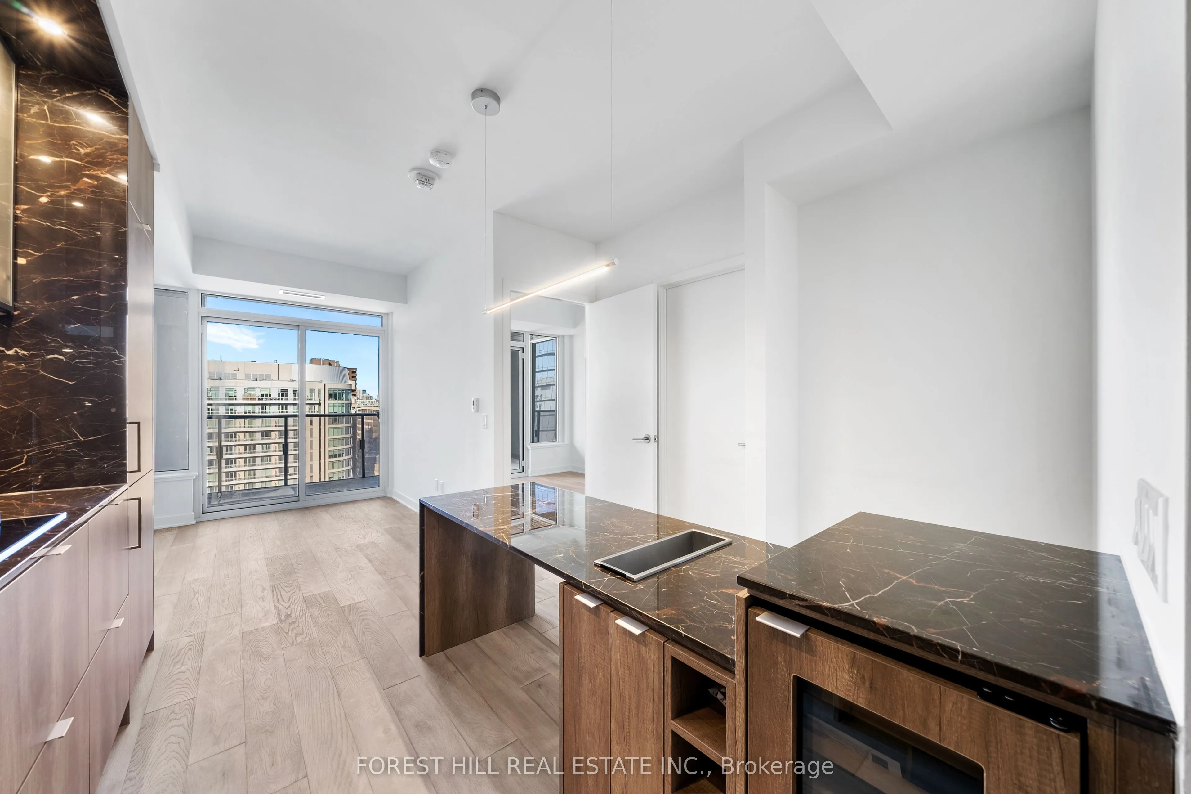11 Yorkville Avenue #1104