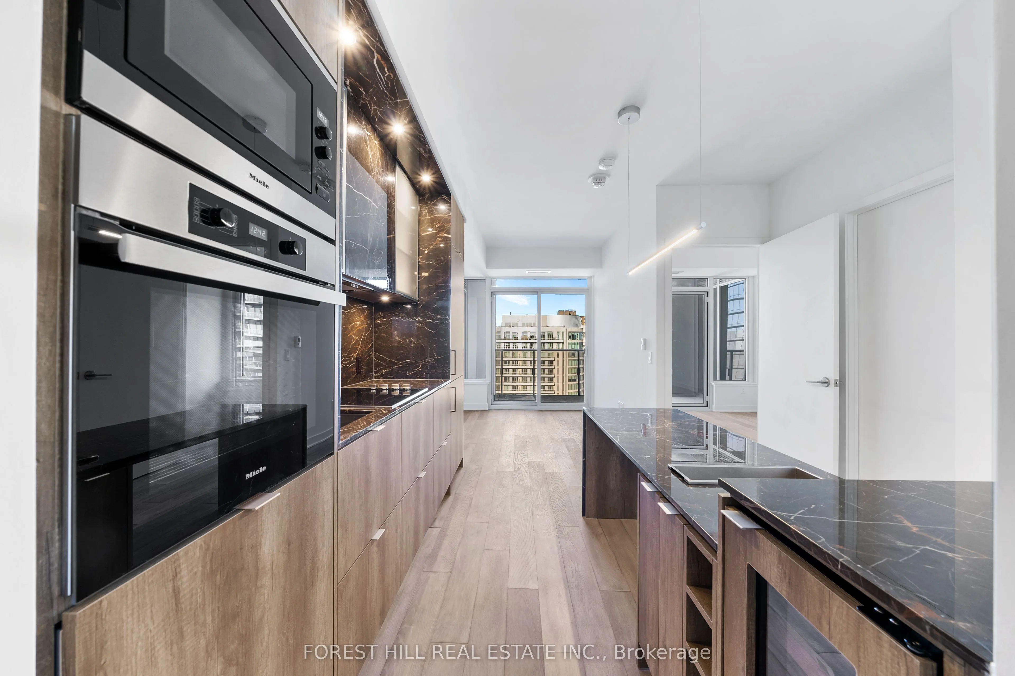 11 Yorkville Avenue #1104