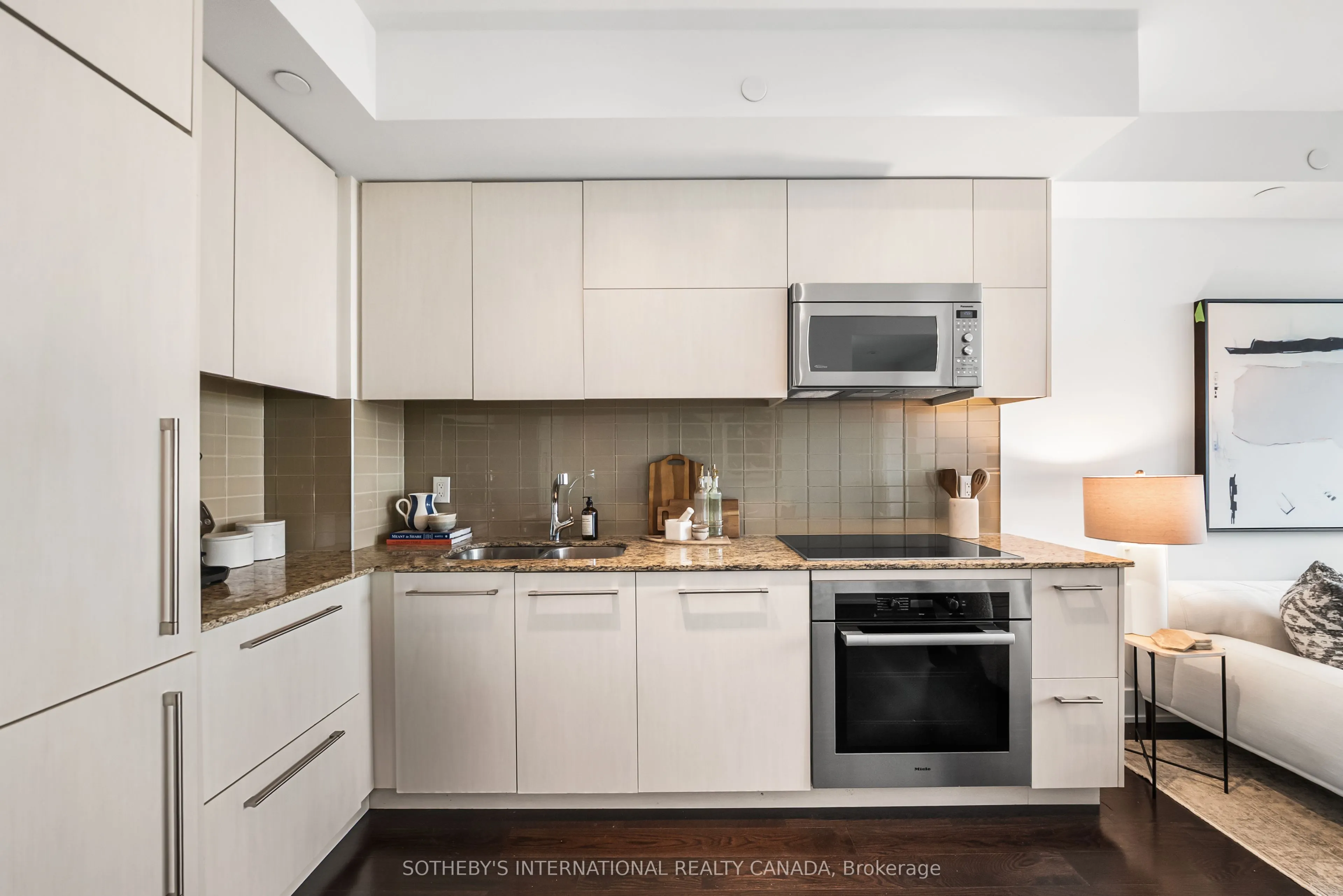 170 Avenue Road #1503