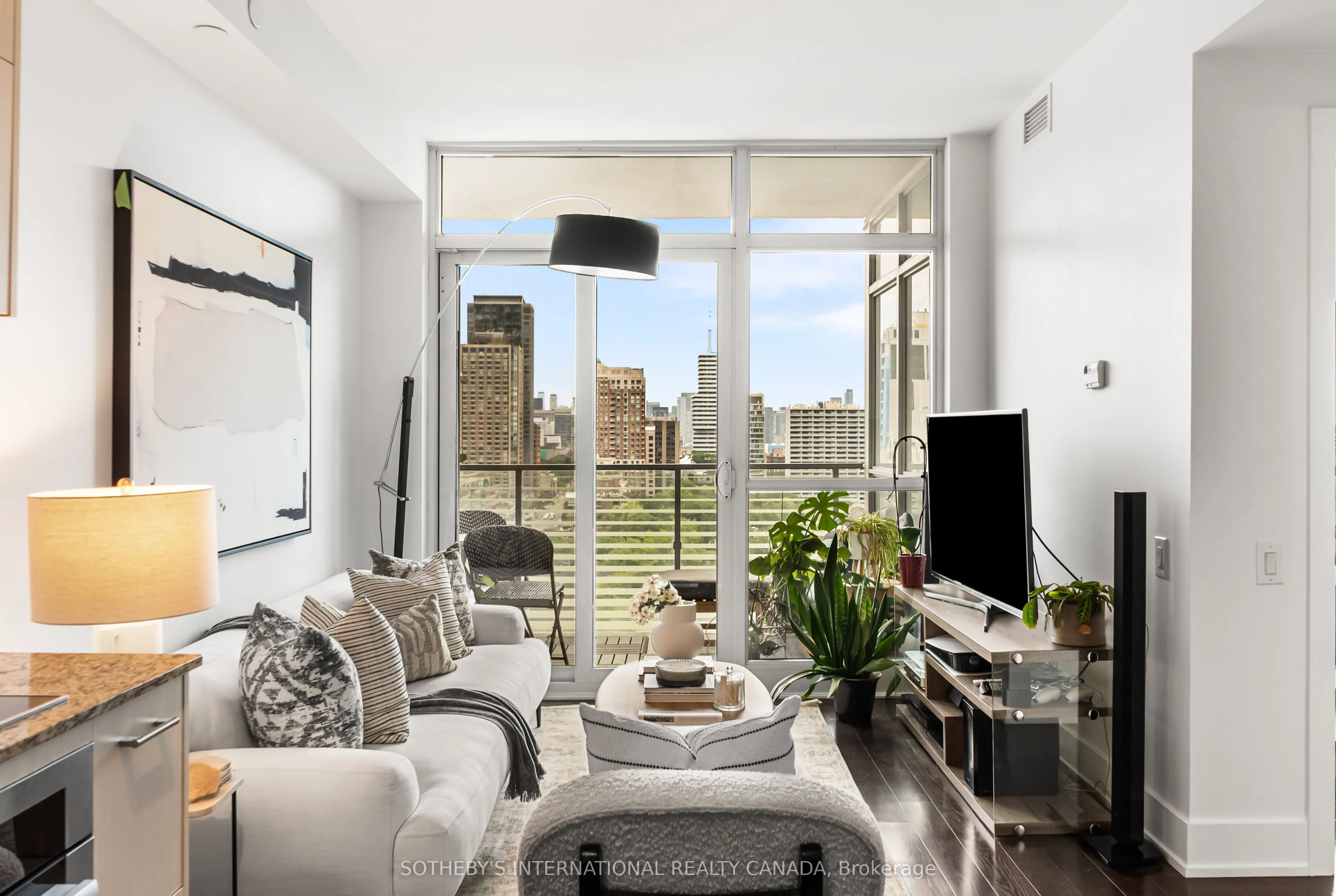 170 Avenue Road #1503