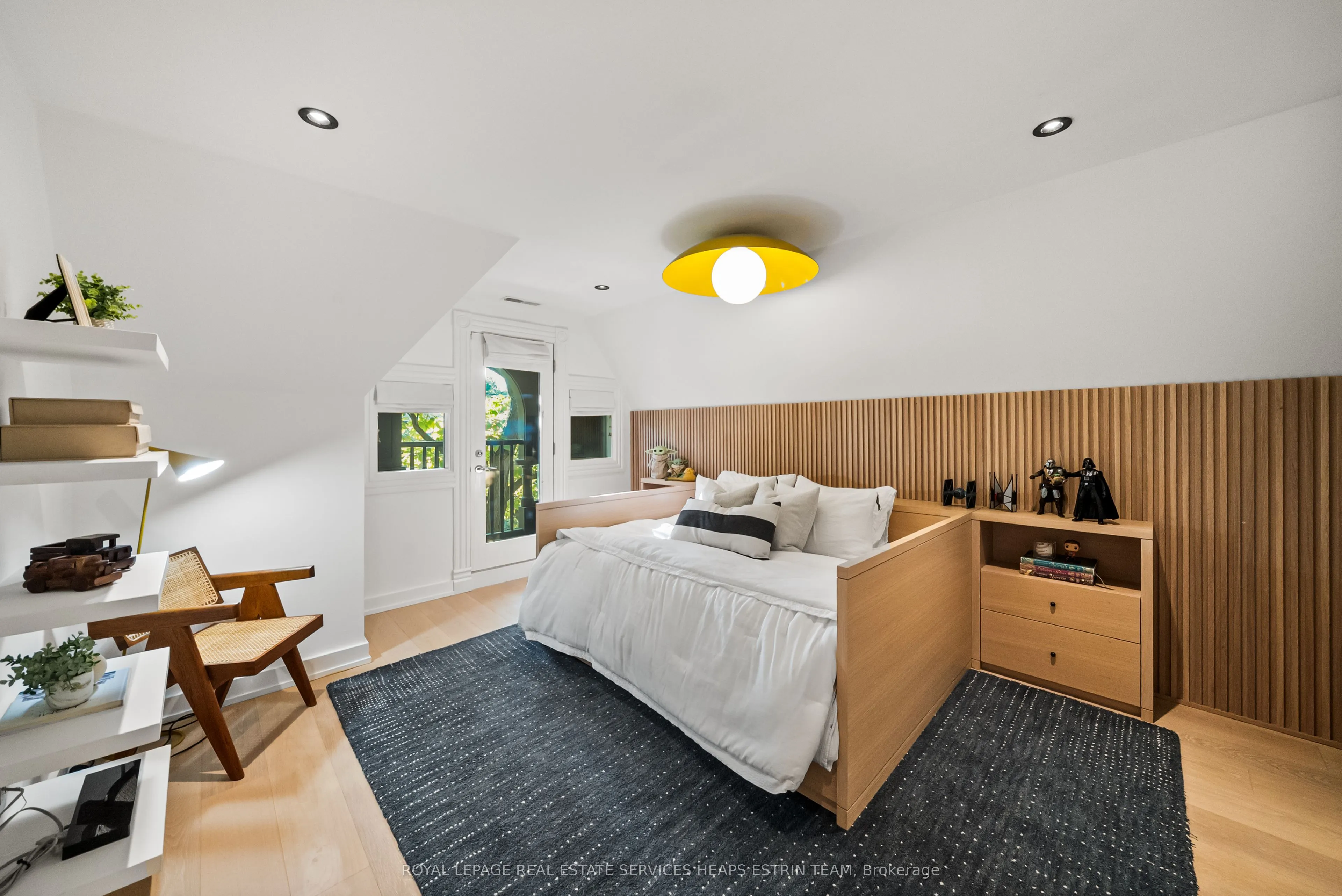 9 Sherbourne Street N