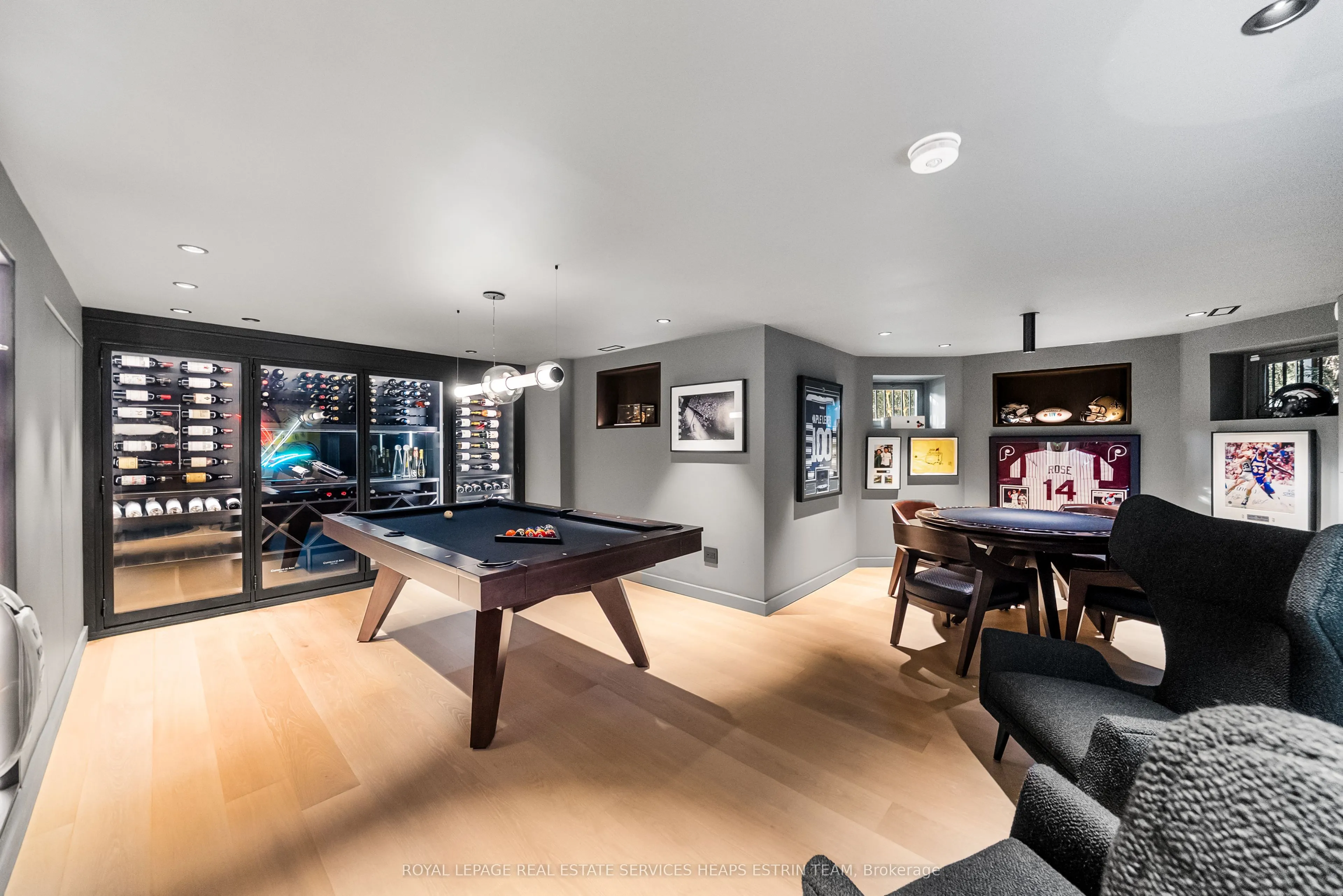 9 Sherbourne Street N