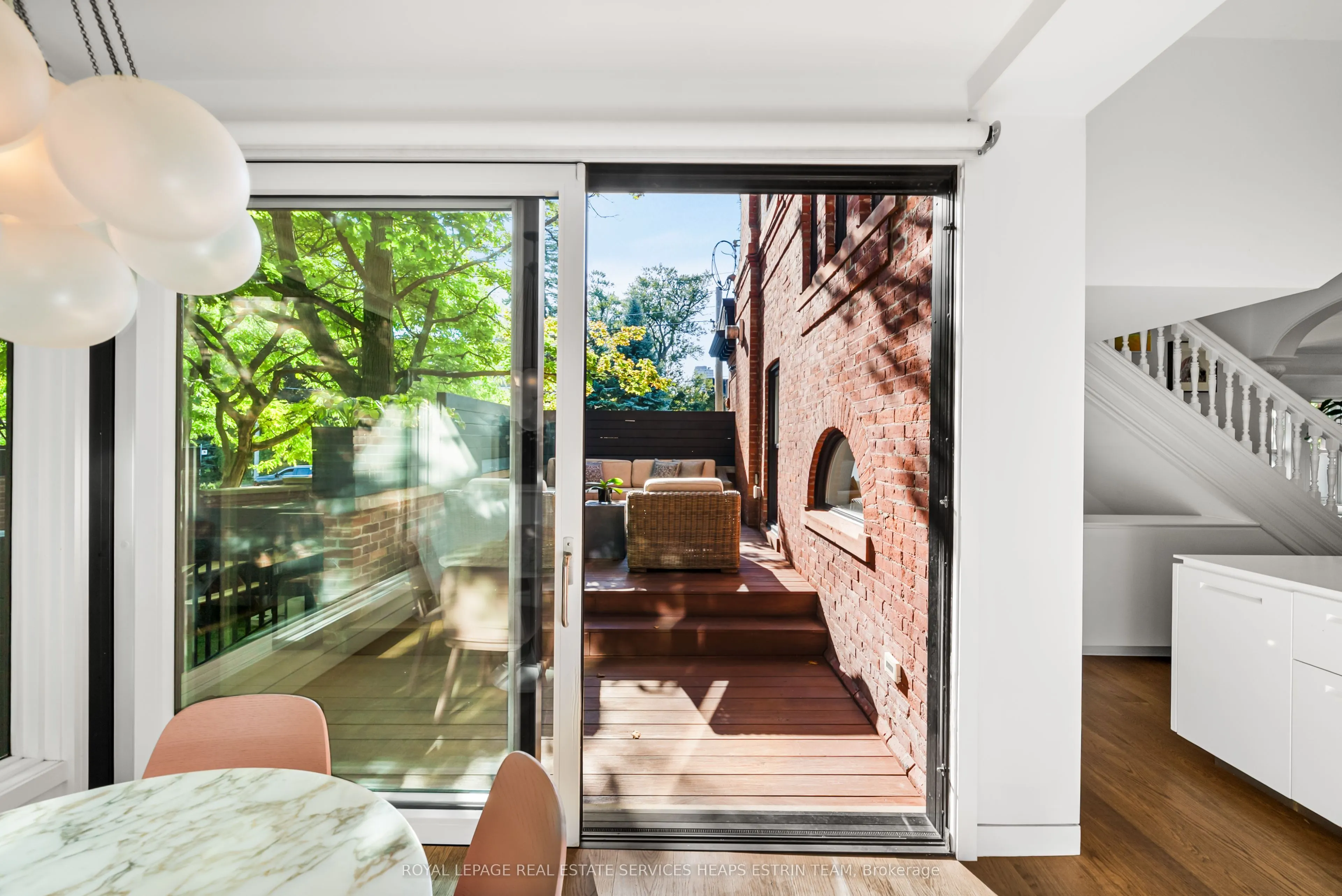 9 Sherbourne Street N