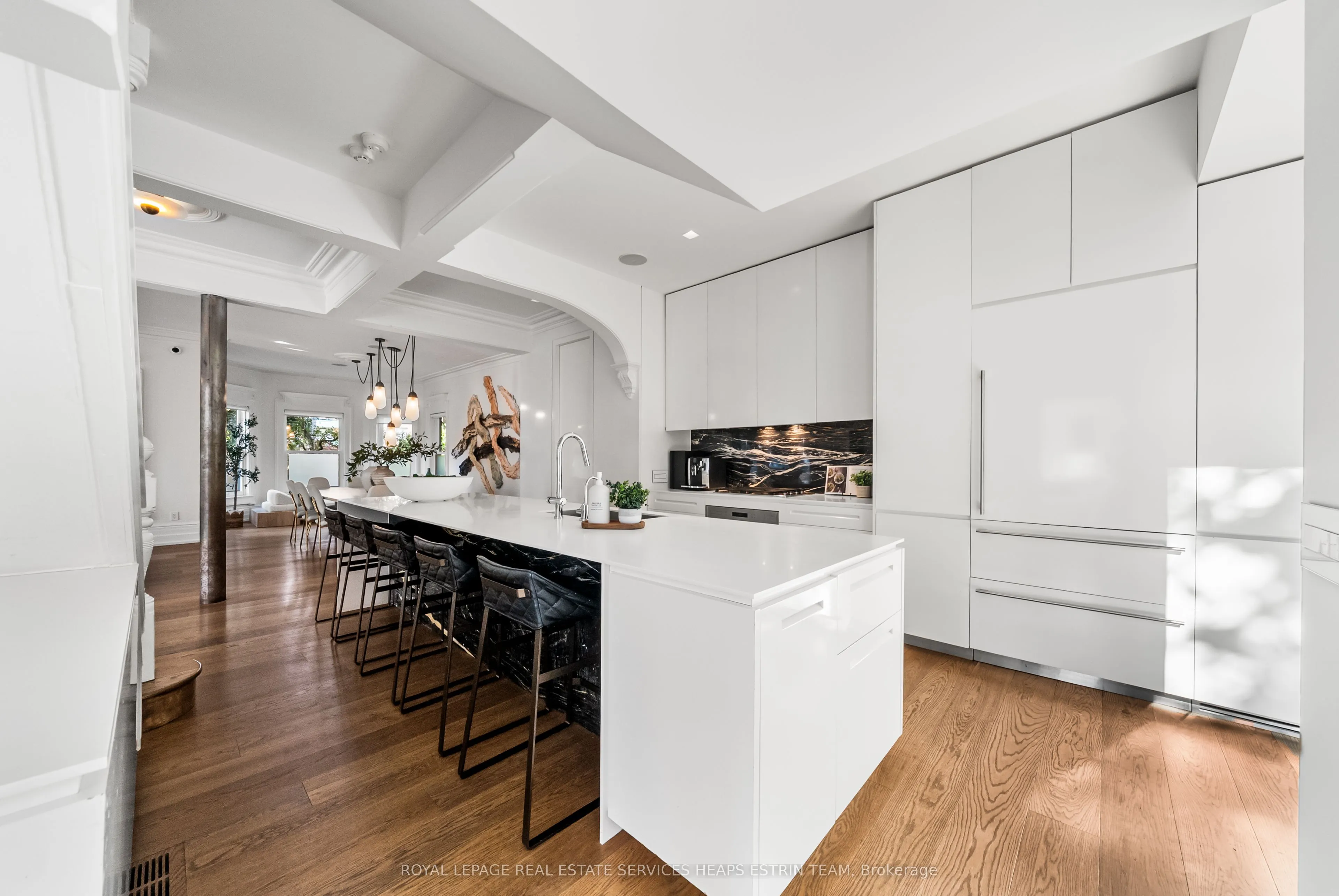 9 Sherbourne Street N