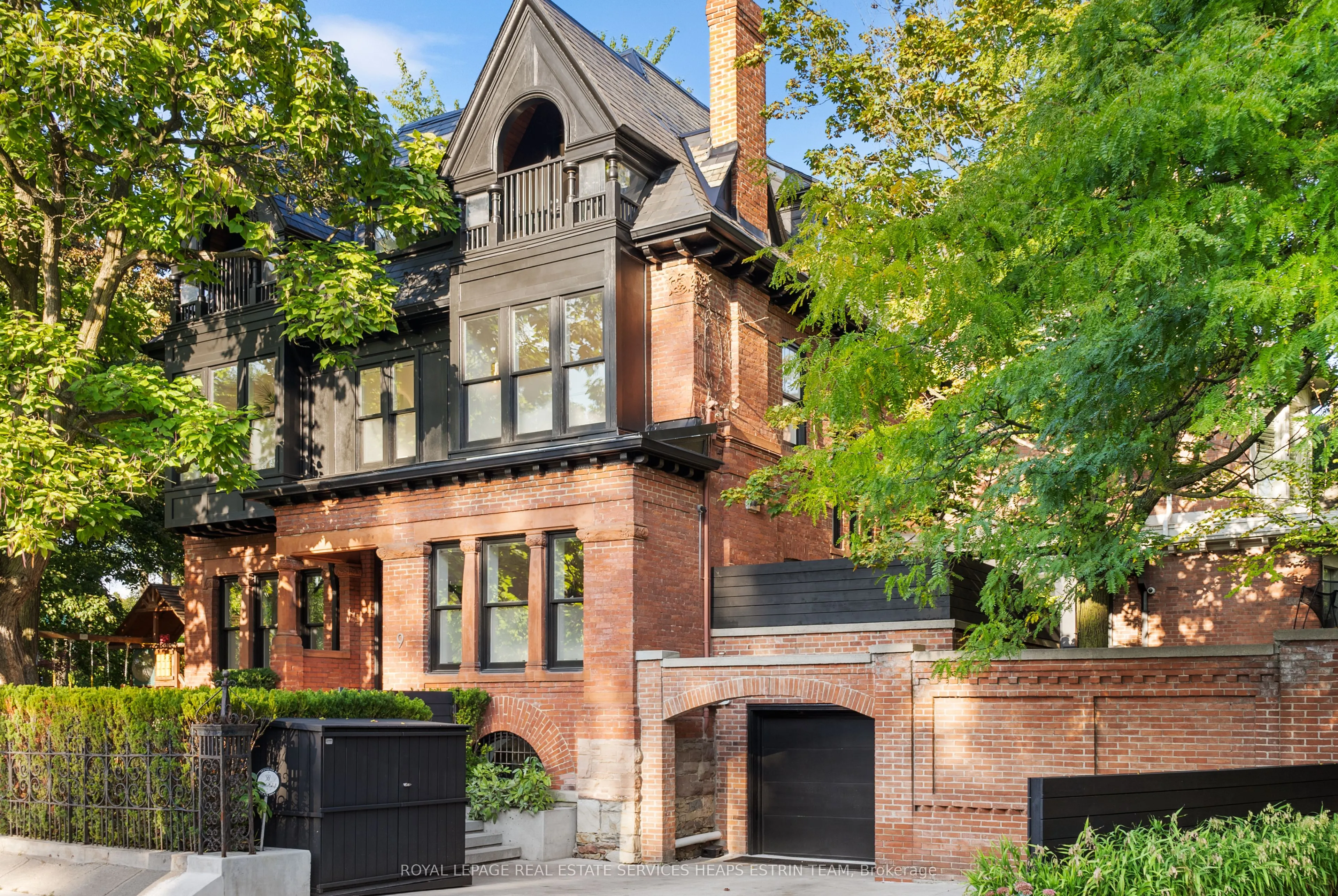 9 Sherbourne Street N