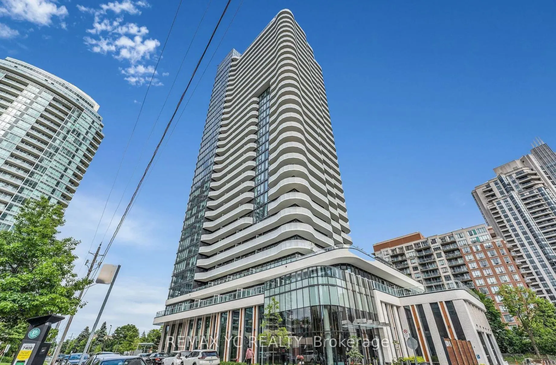 15 Holmes Avenue #810