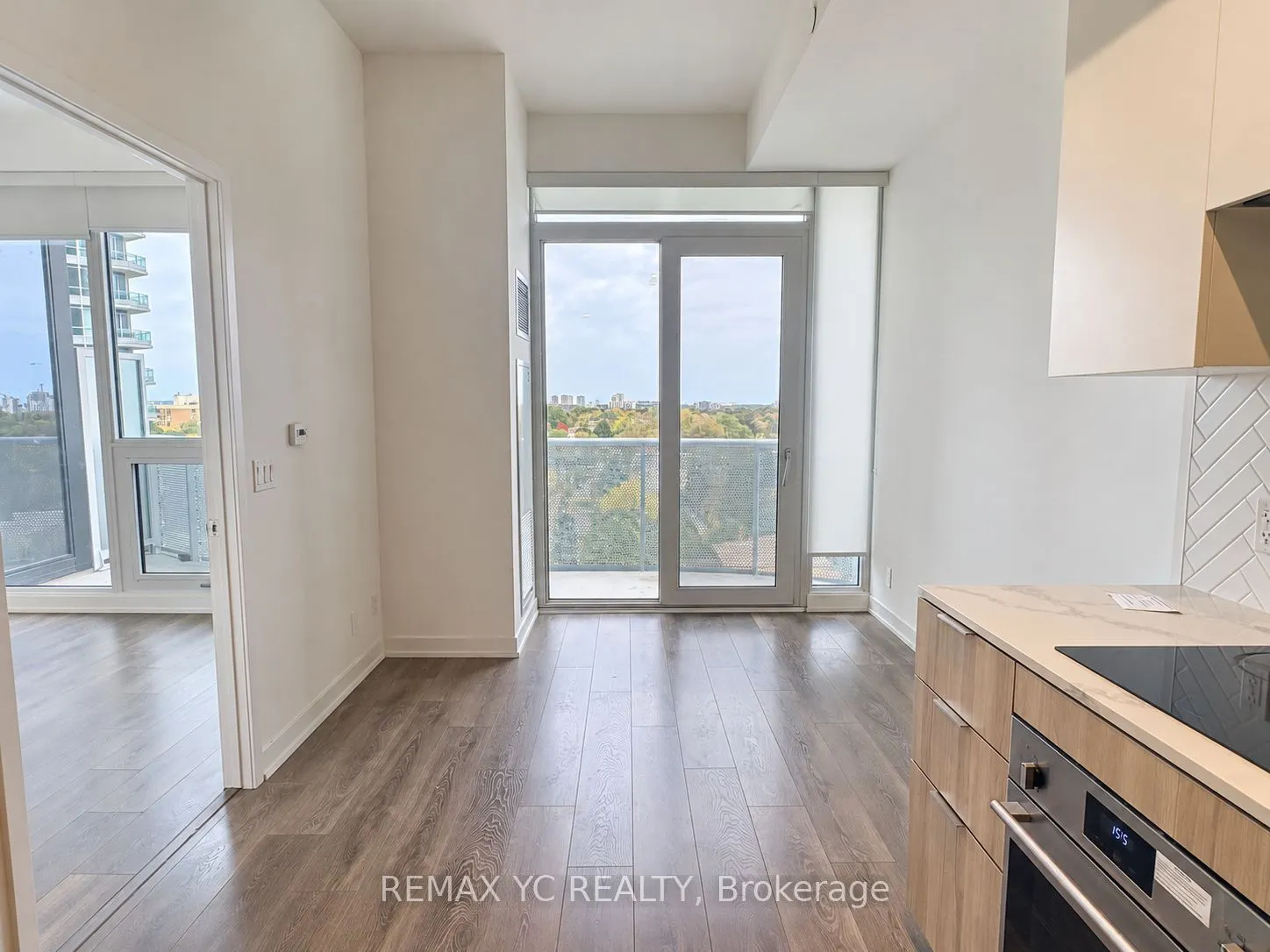 15 Holmes Avenue #810