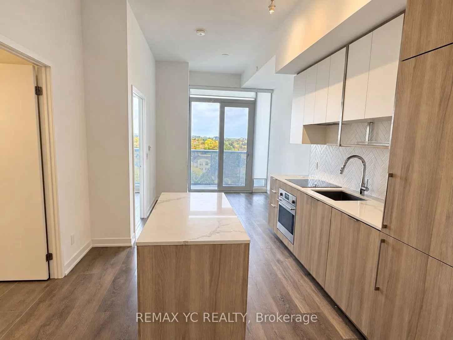 15 Holmes Avenue #810