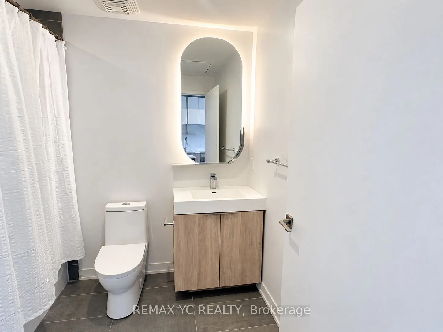 15 Holmes Avenue #810