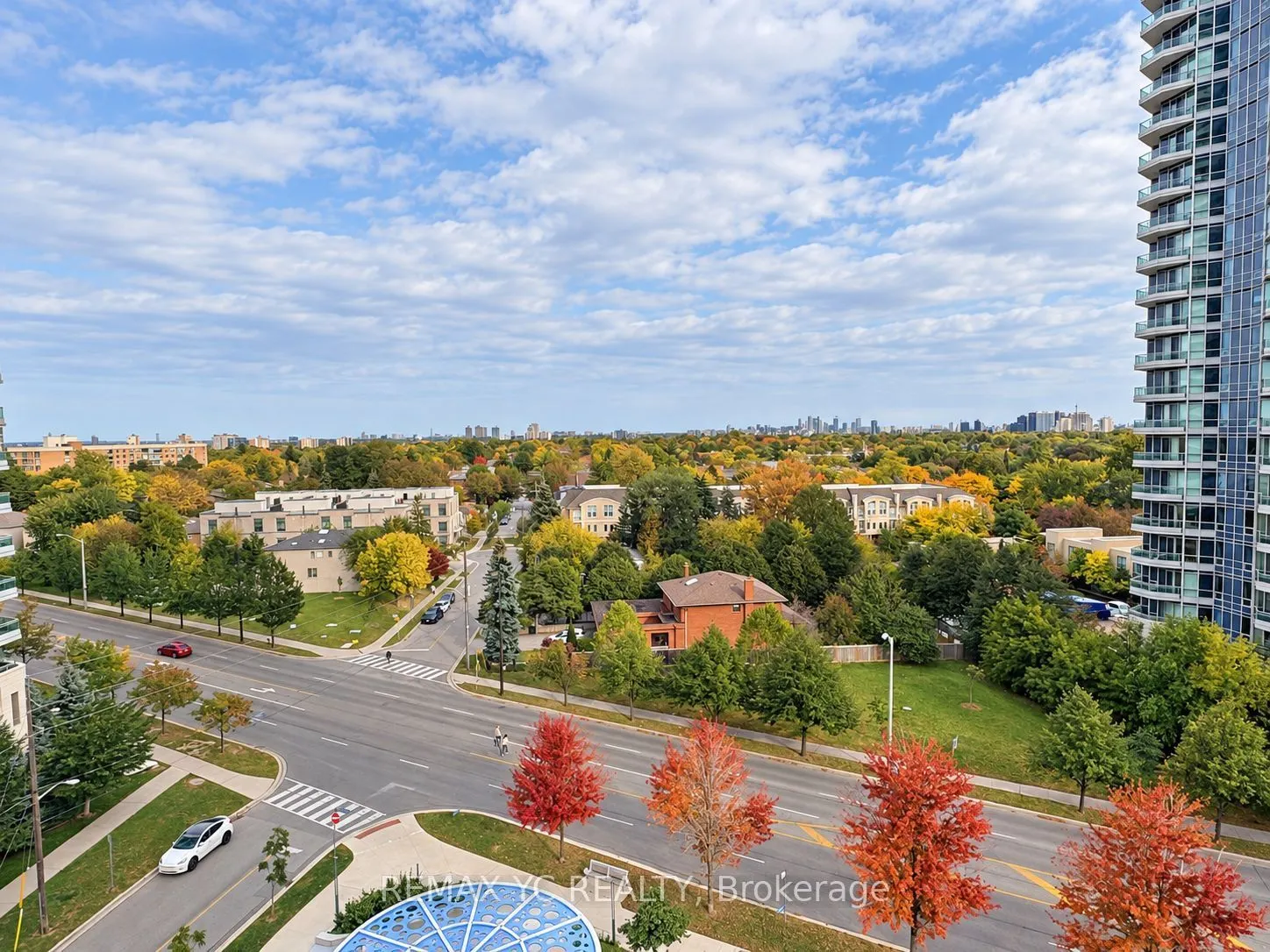 15 Holmes Avenue #810