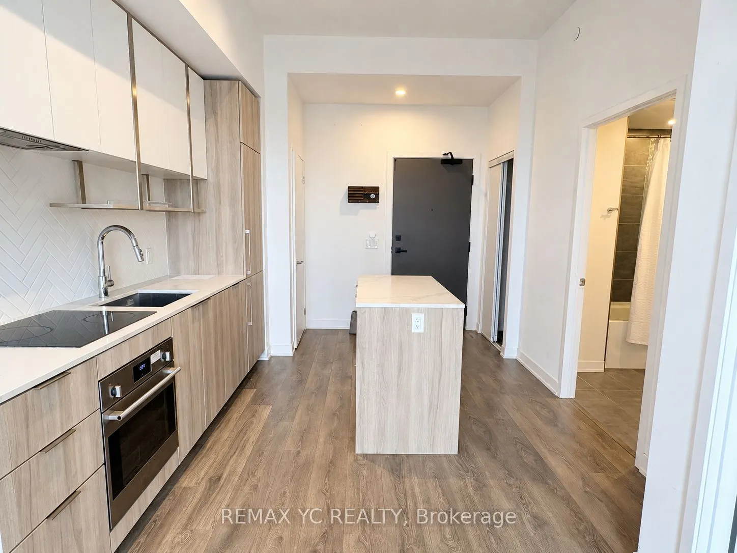 15 Holmes Avenue #810
