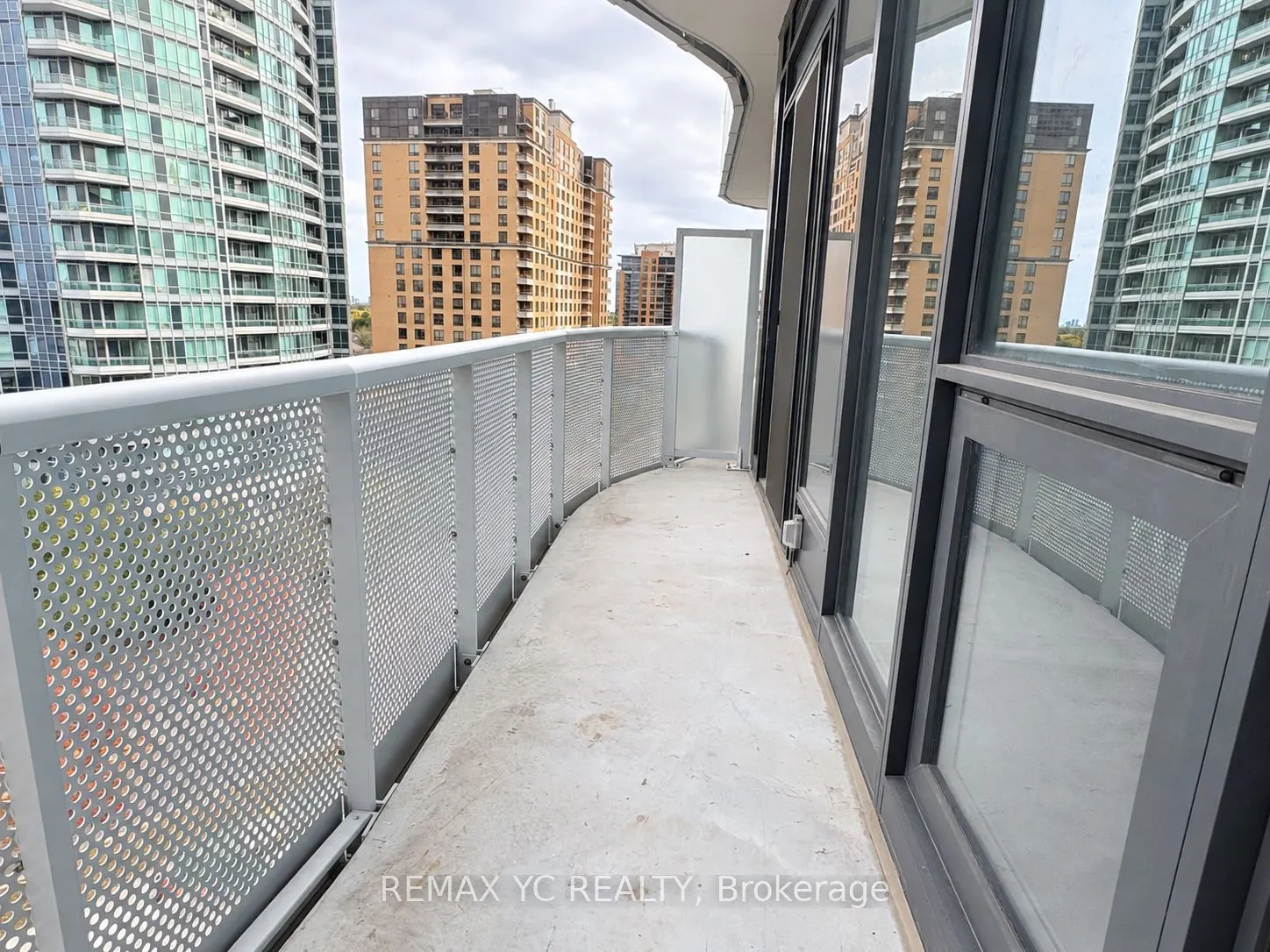 15 Holmes Avenue #810