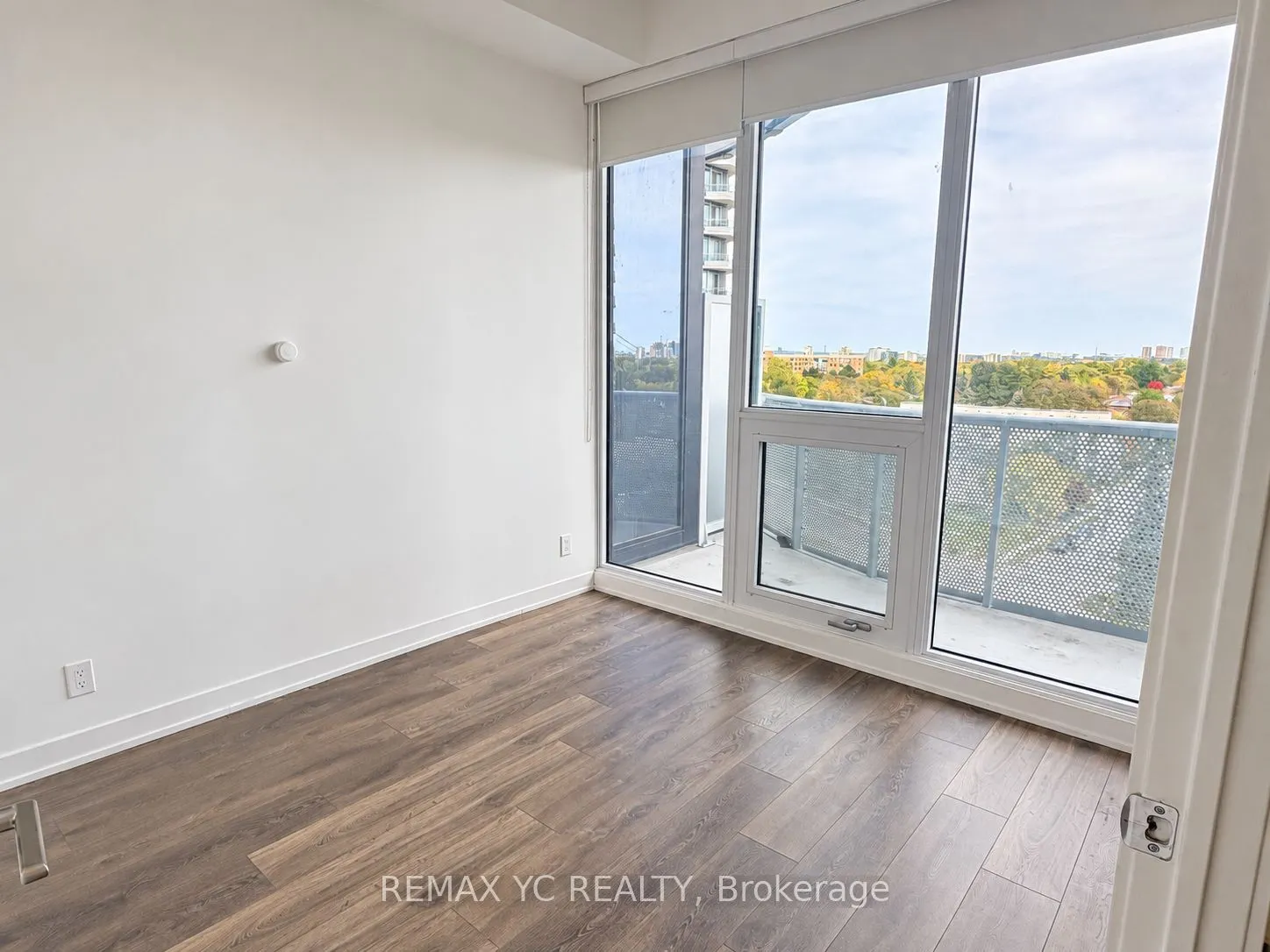 15 Holmes Avenue #810