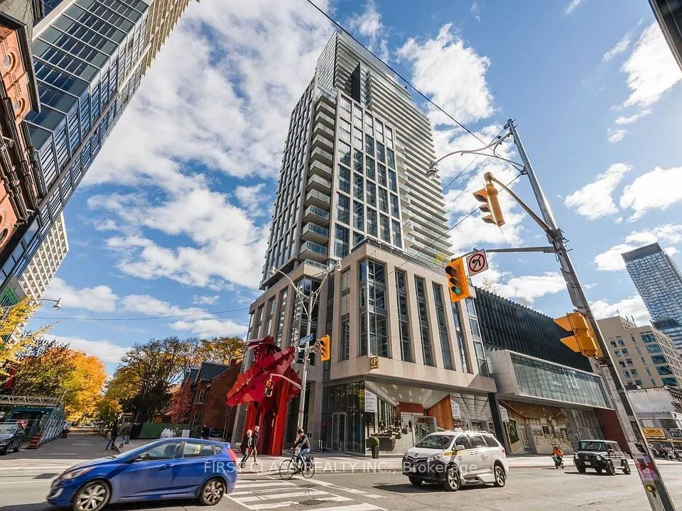 1 Gloucester Street #915