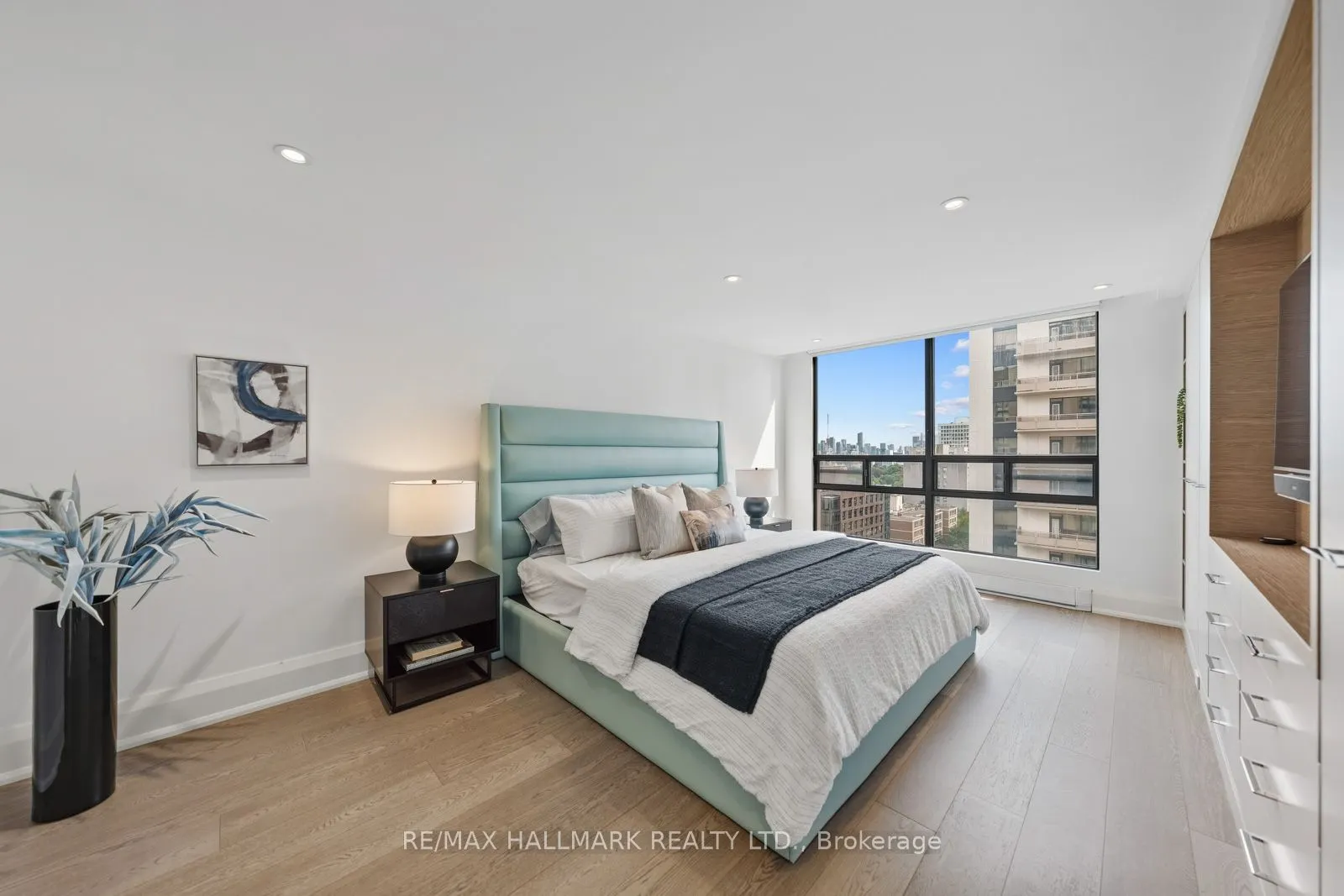 240 Heath Street W #1401