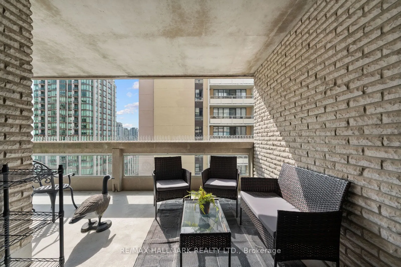 240 Heath Street W #1401