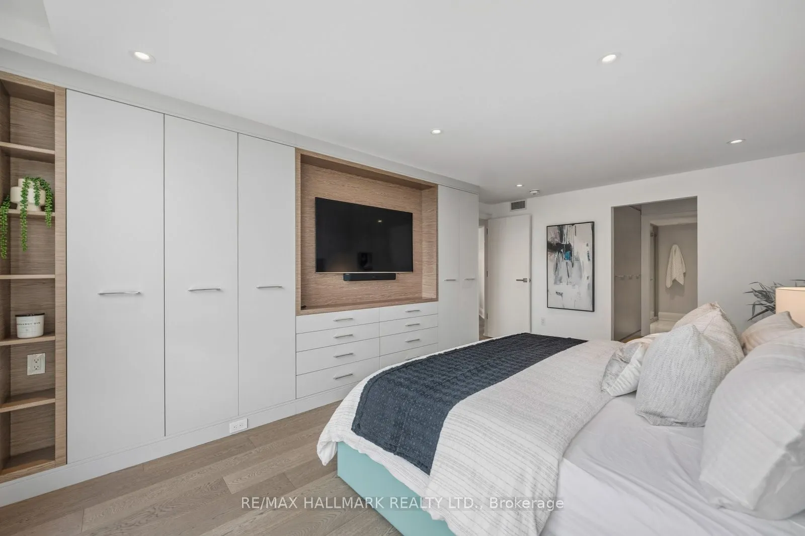 240 Heath Street W #1401