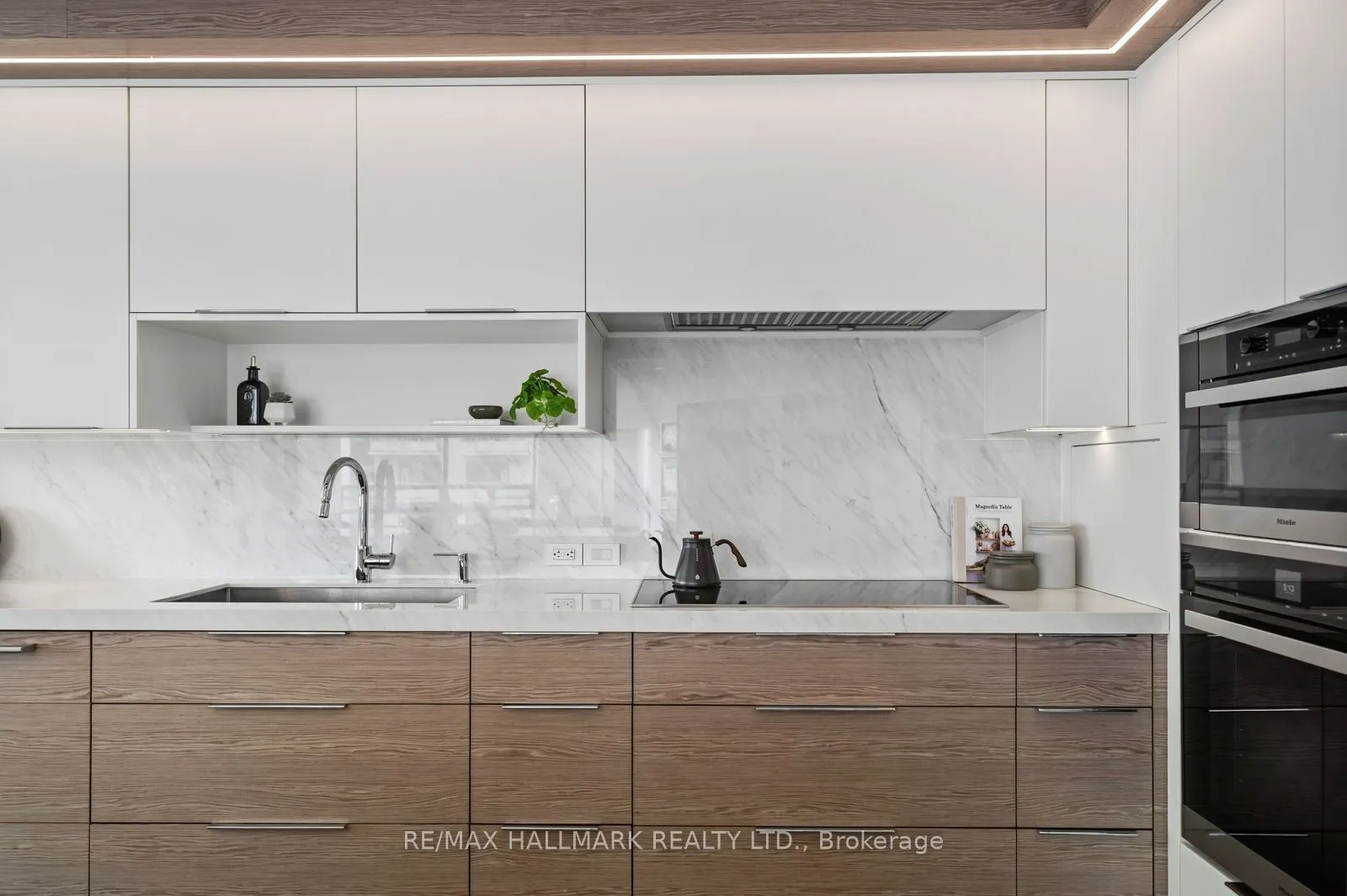 240 Heath Street W #1401