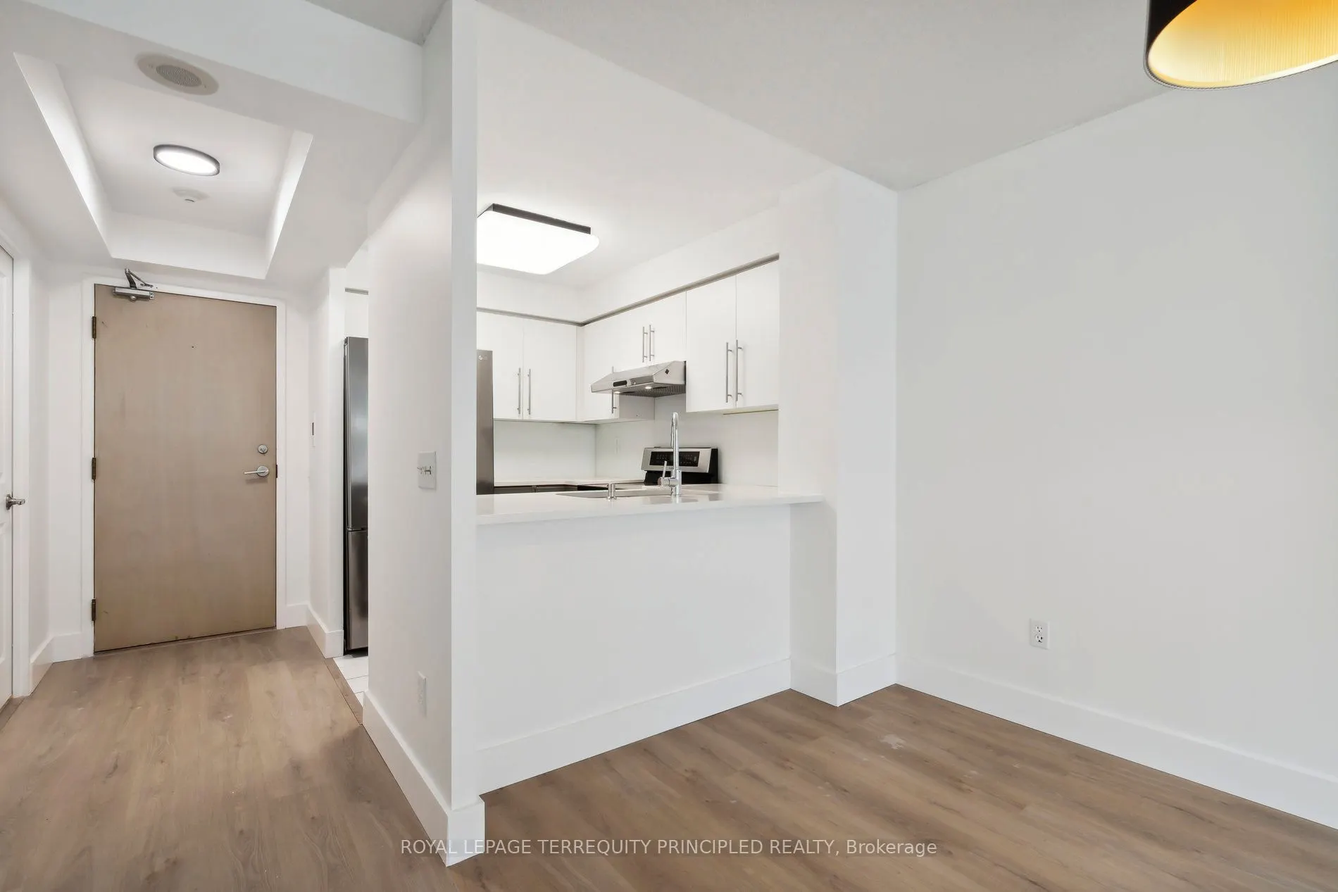 942 Yonge Street #418