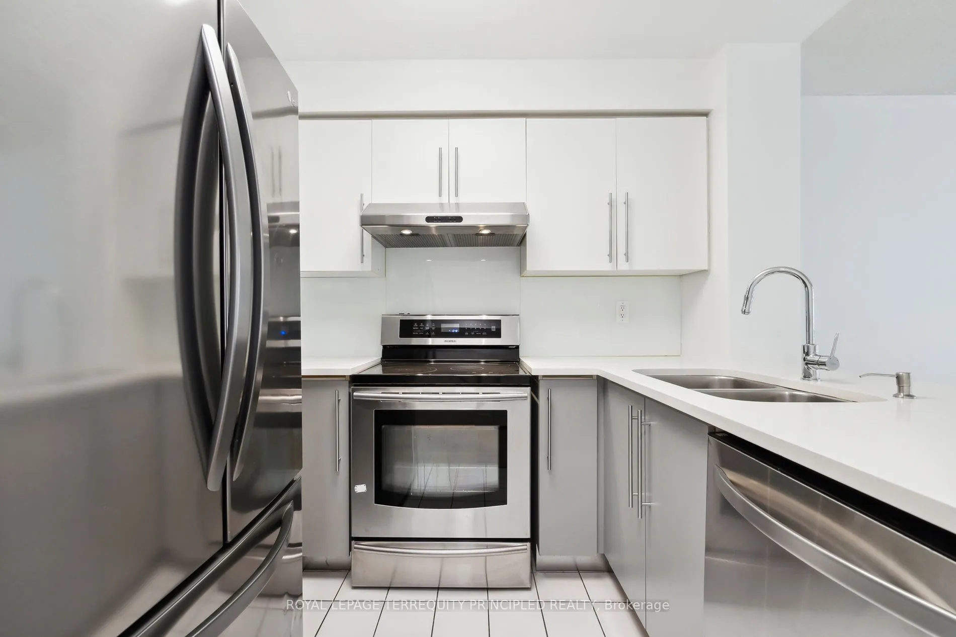 942 Yonge Street #418