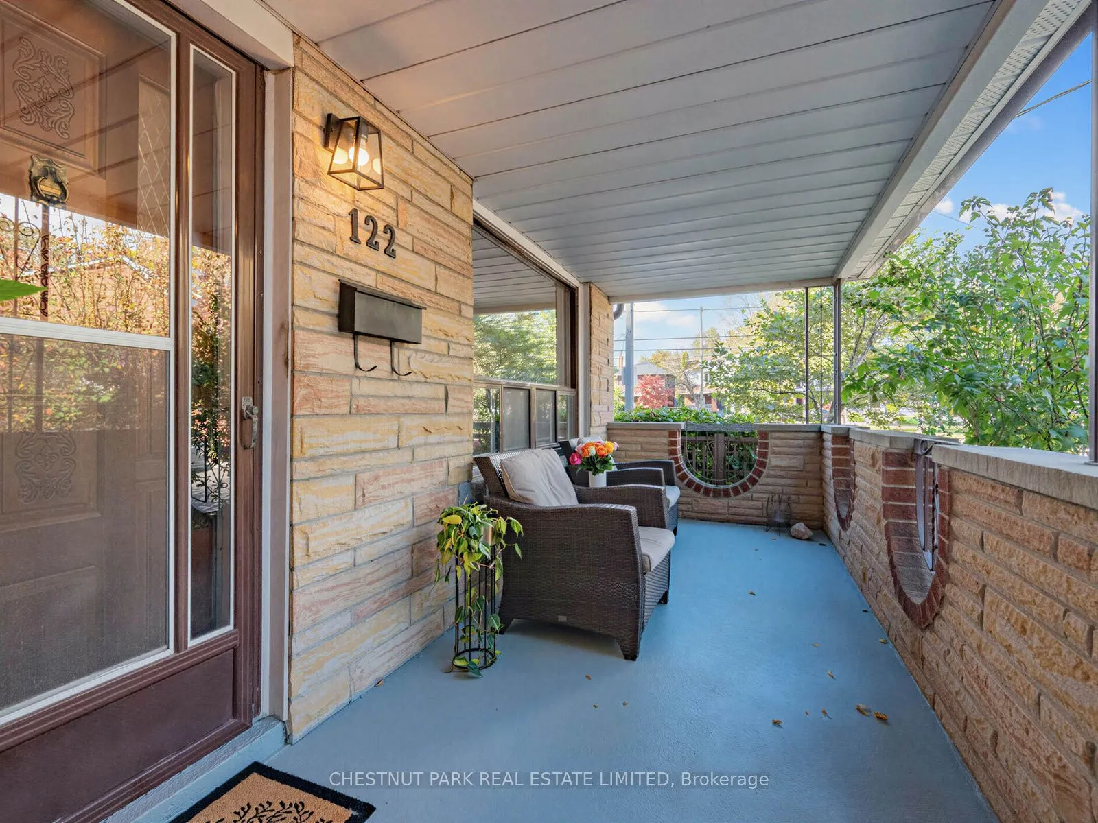 122 Forman Avenue