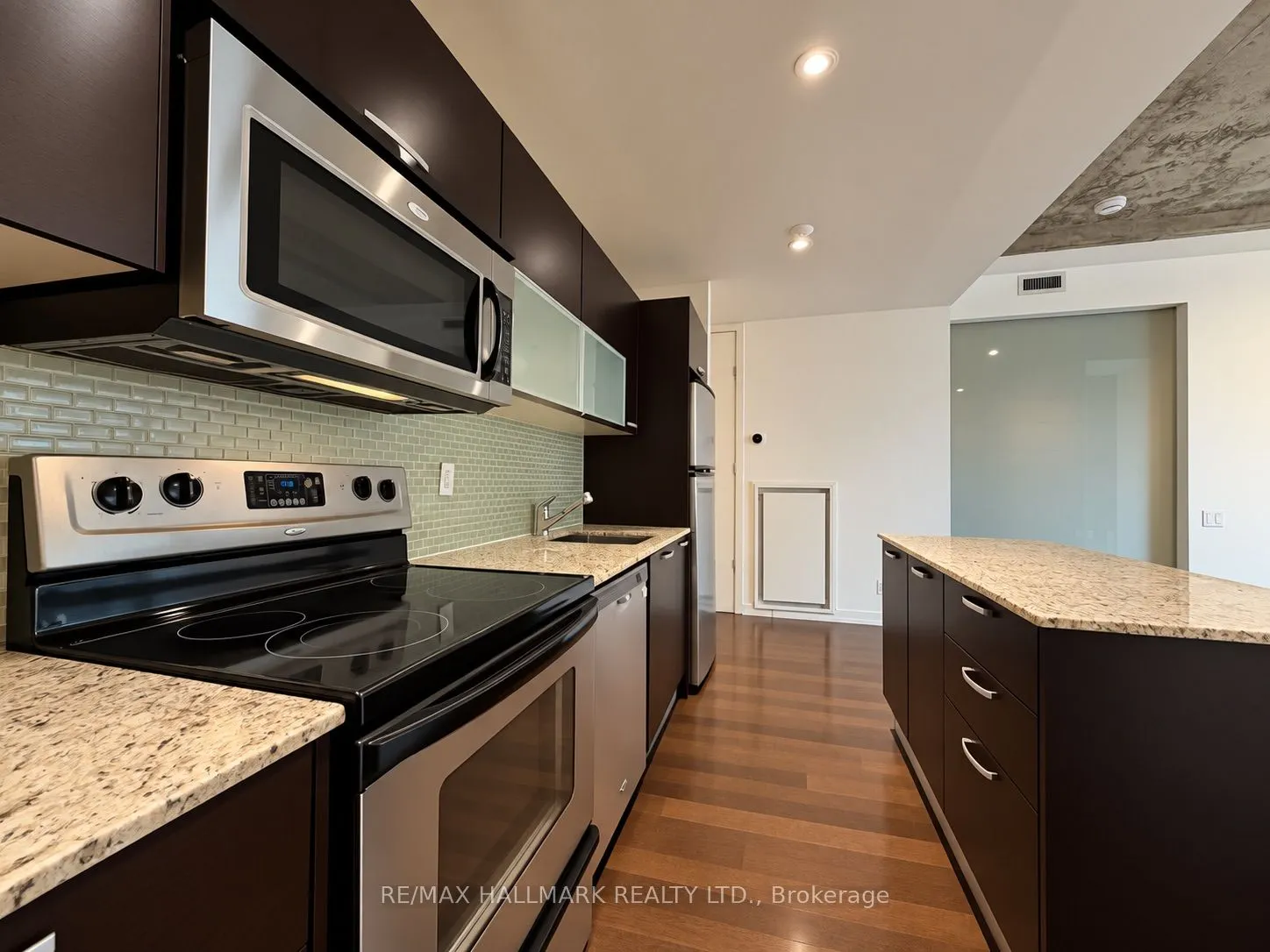 10 Morrison Street #807