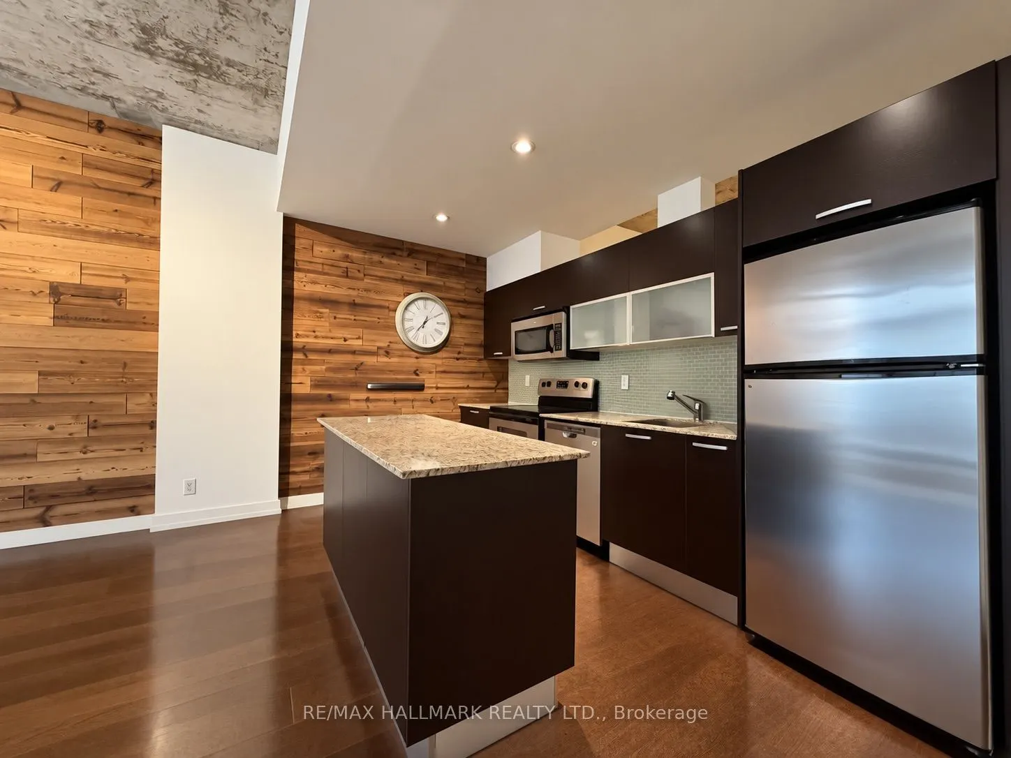 10 Morrison Street #807