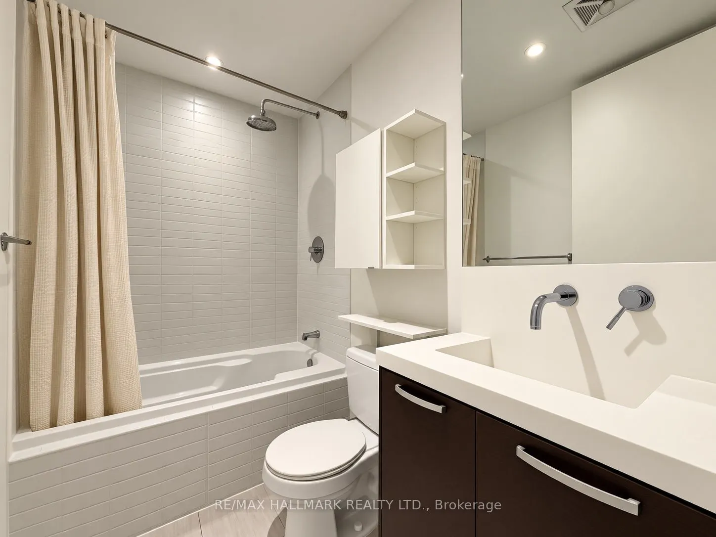 10 Morrison Street #807