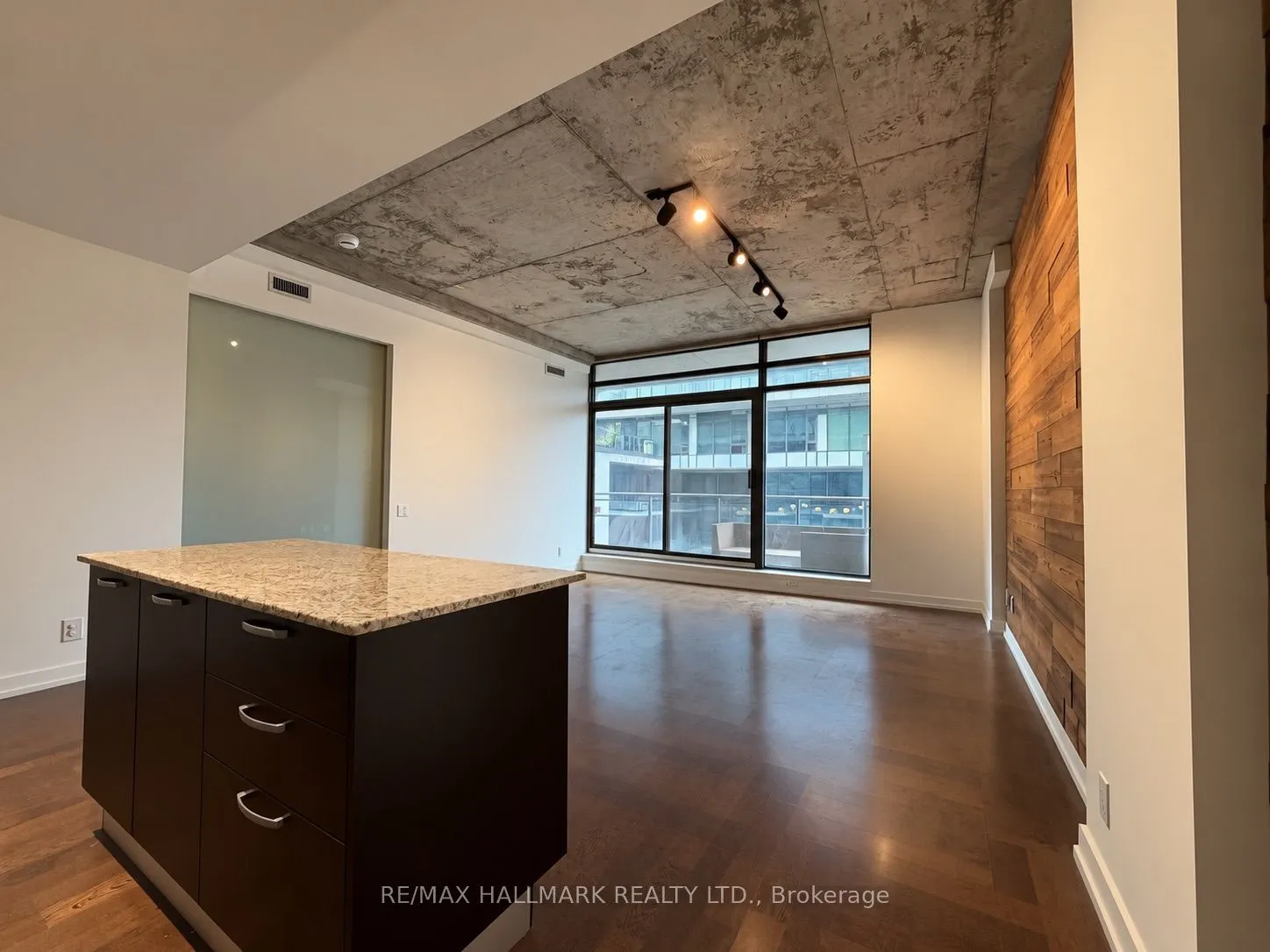 10 Morrison Street #807