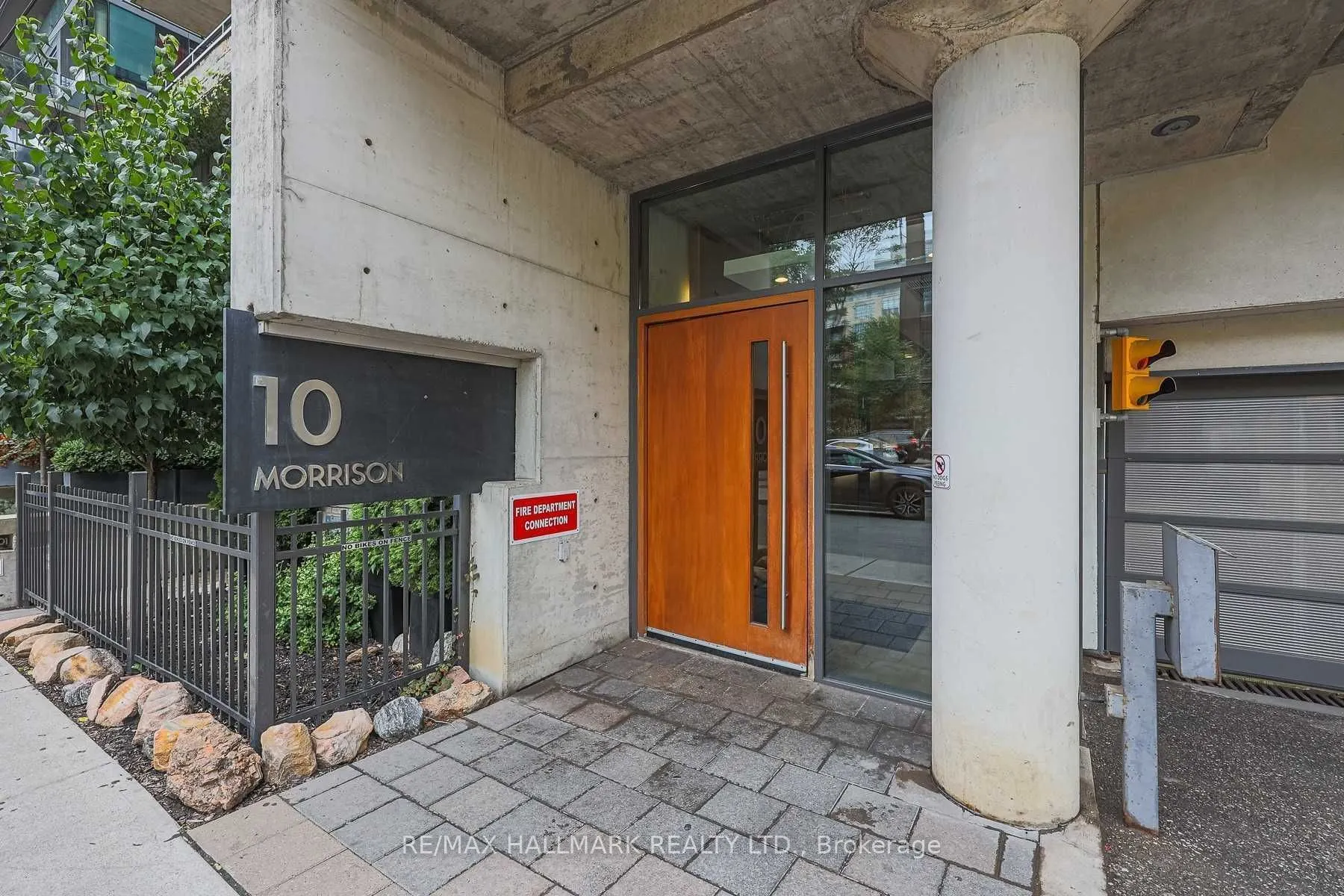 10 Morrison Street #807