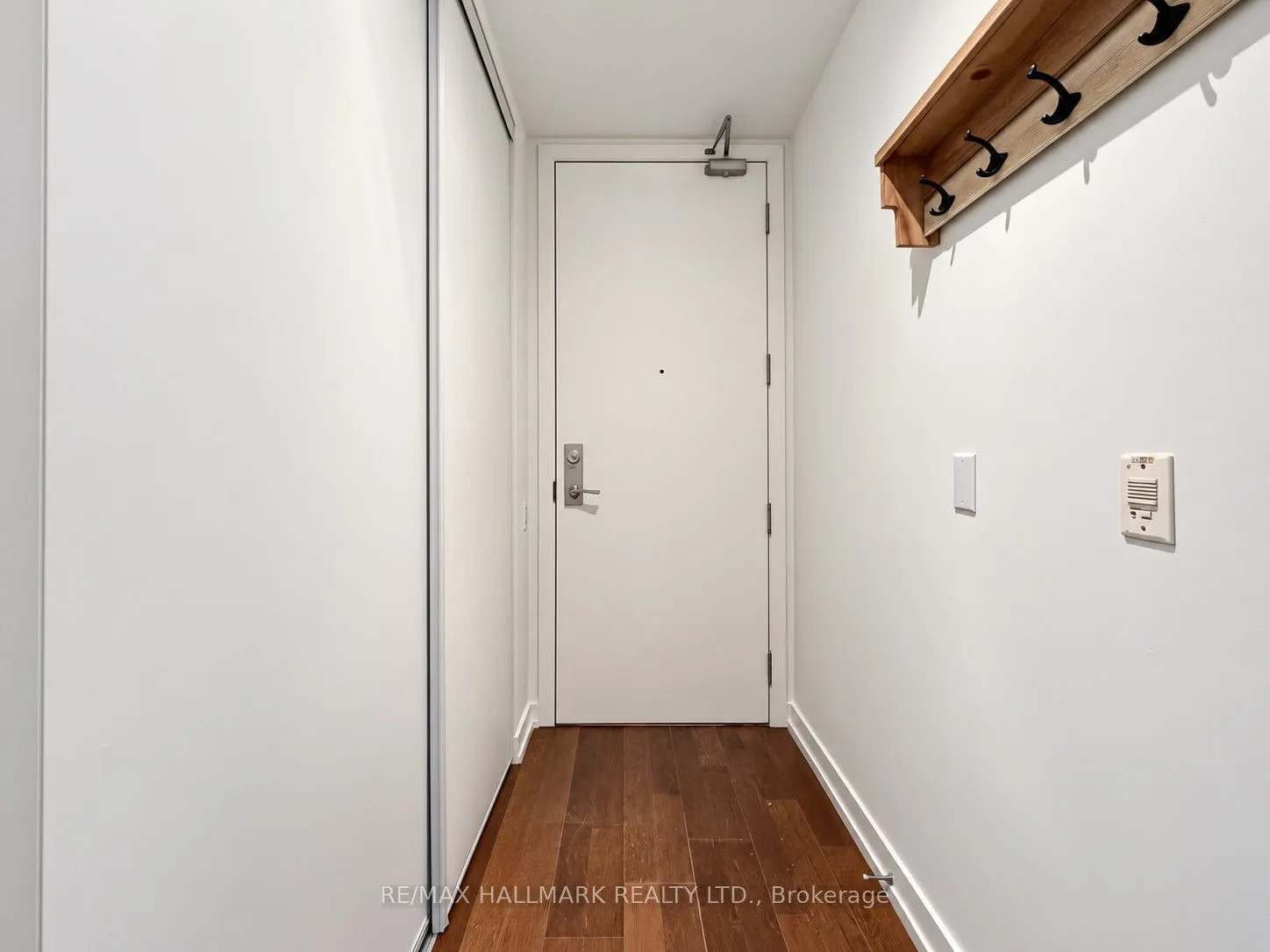 10 Morrison Street #807