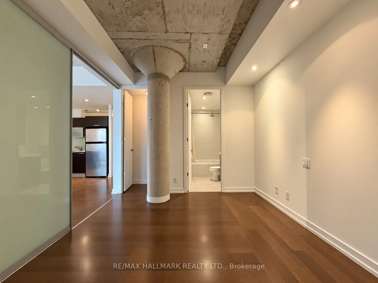 10 Morrison Street #807