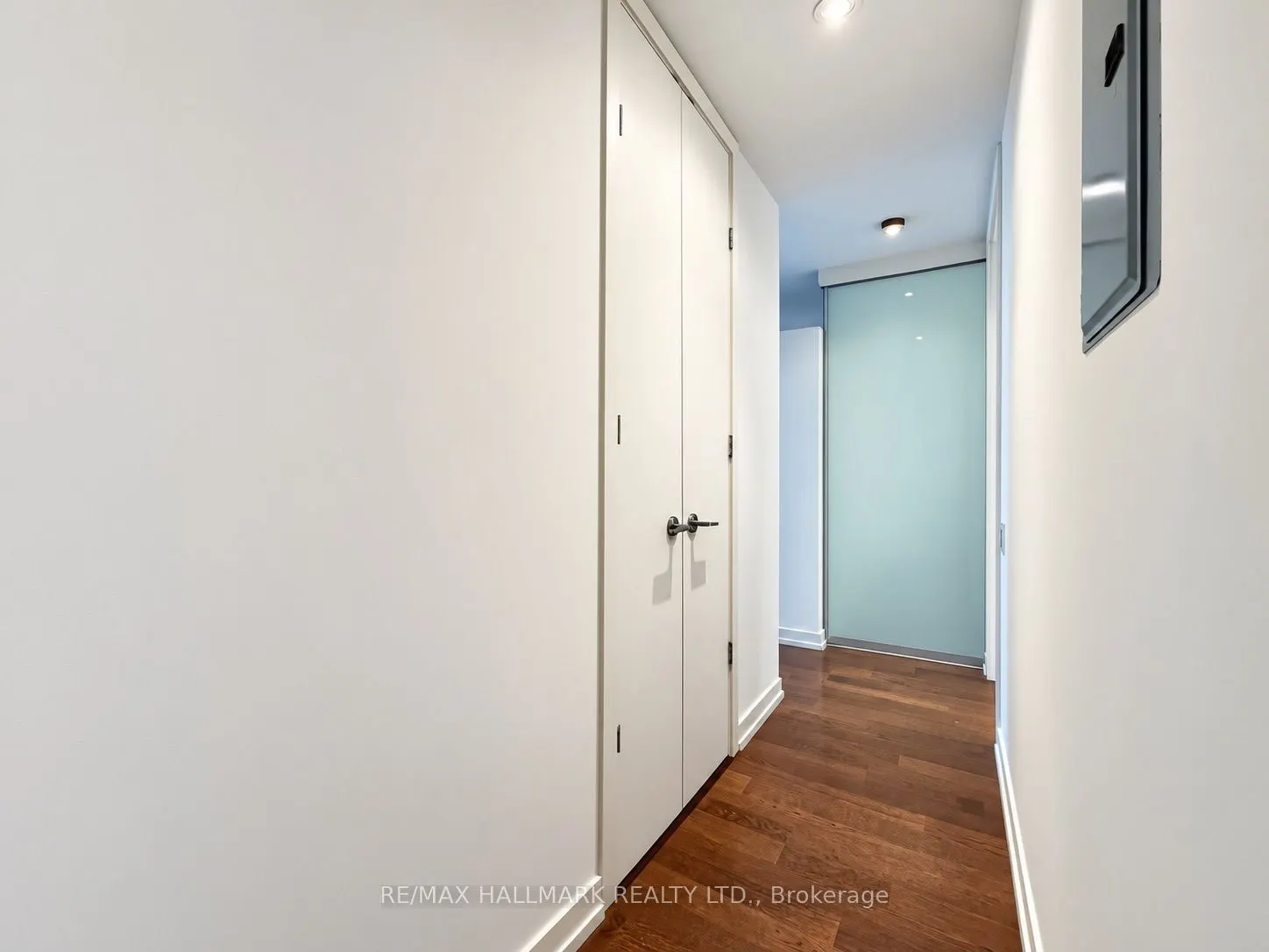 10 Morrison Street #807