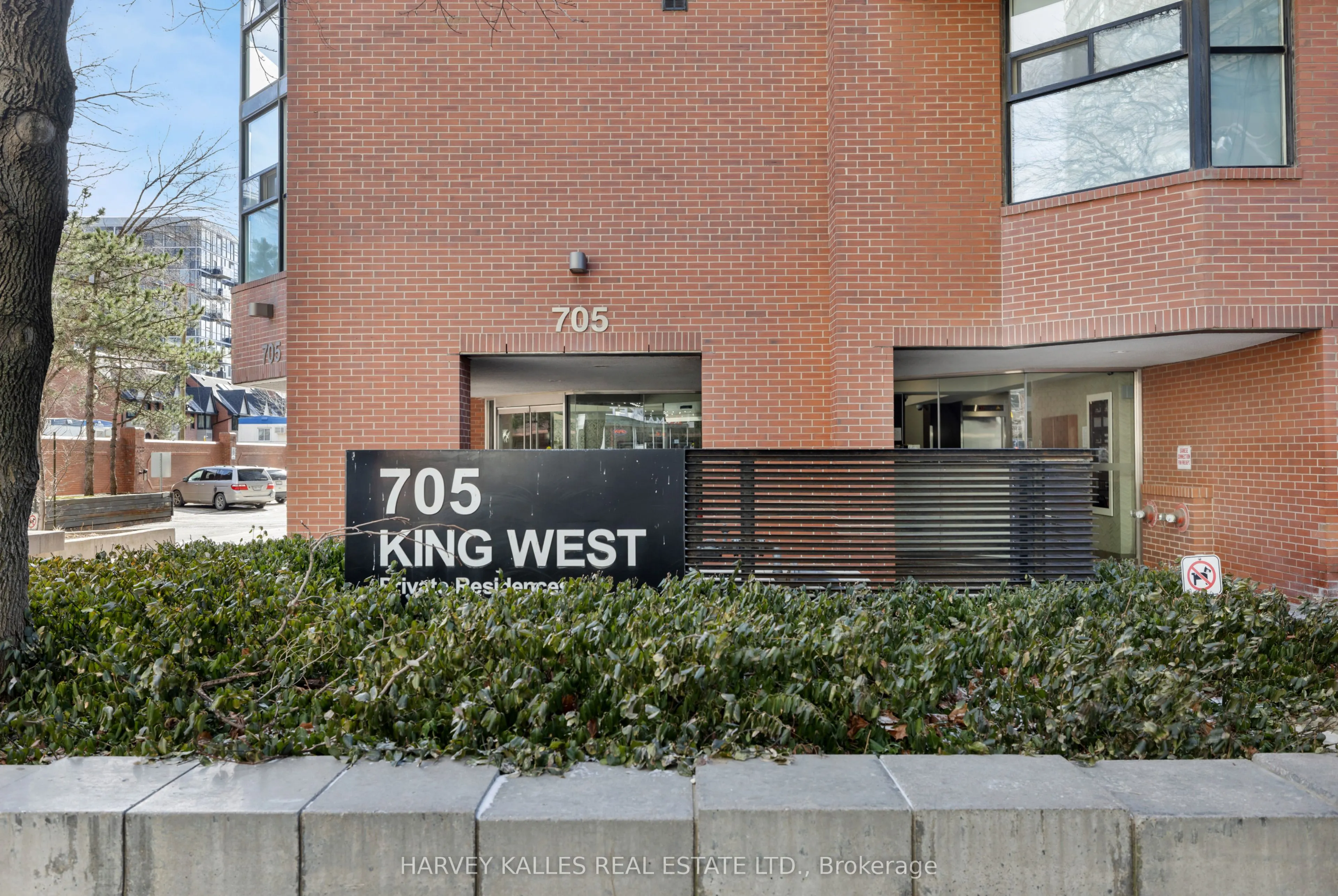 705 King Street W #1414