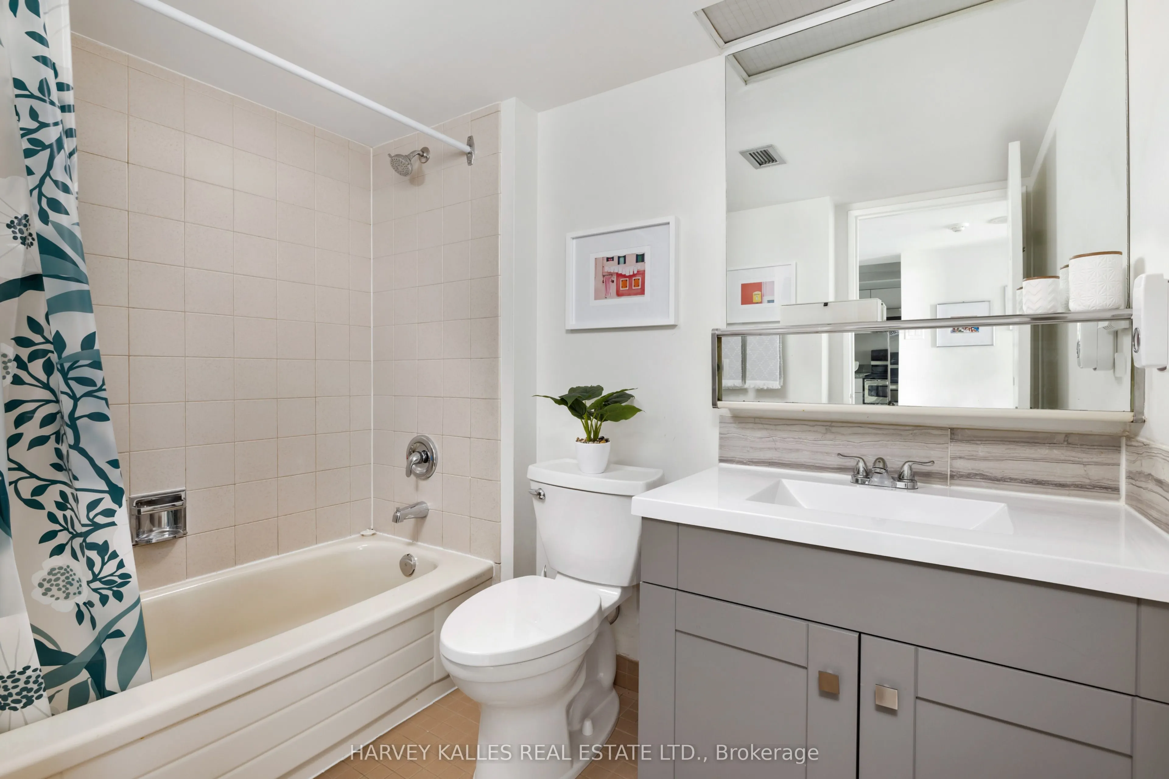 705 King Street W #1414