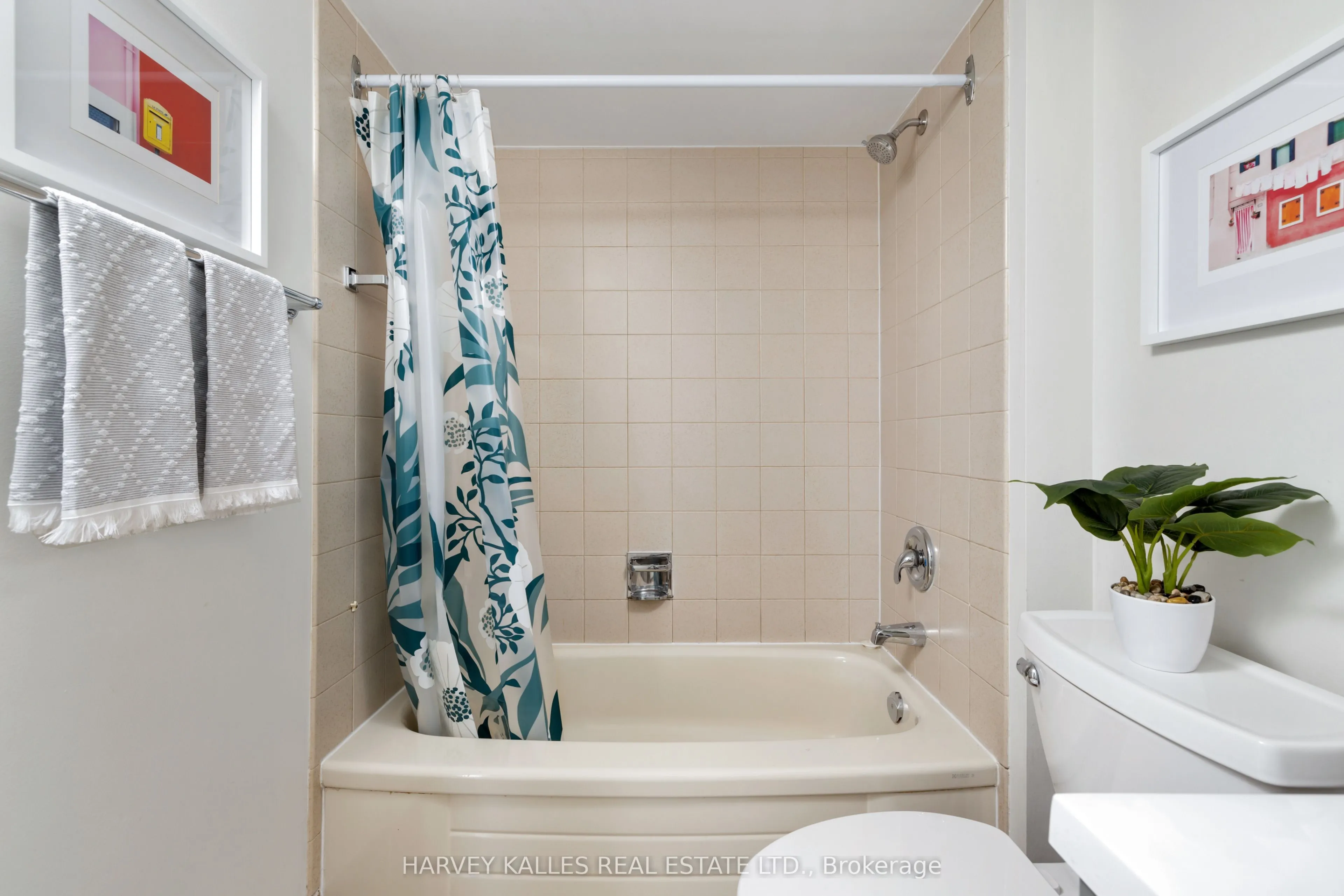 705 King Street W #1414